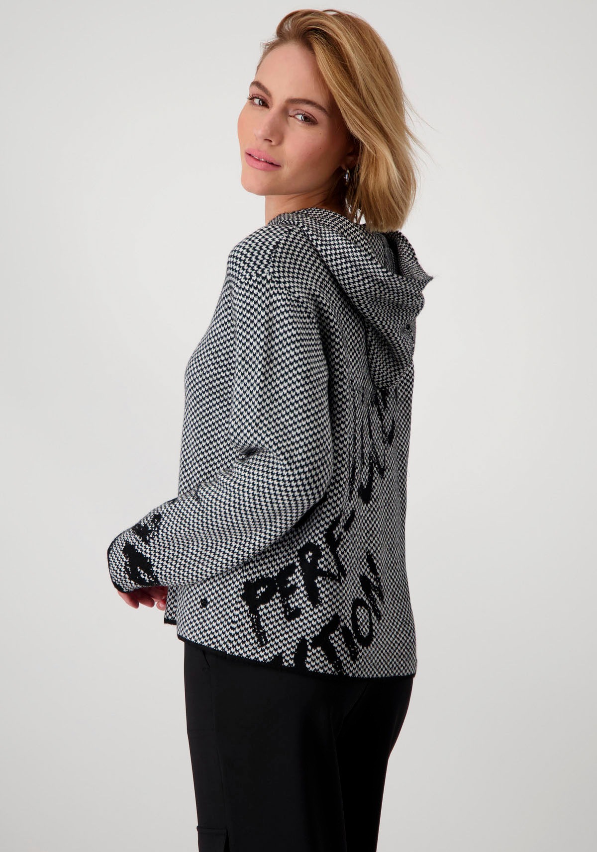 Monari Kapuzenpullover "Pullover Jacquard + Schrift", Jacquard-Stoff, Stras günstig online kaufen