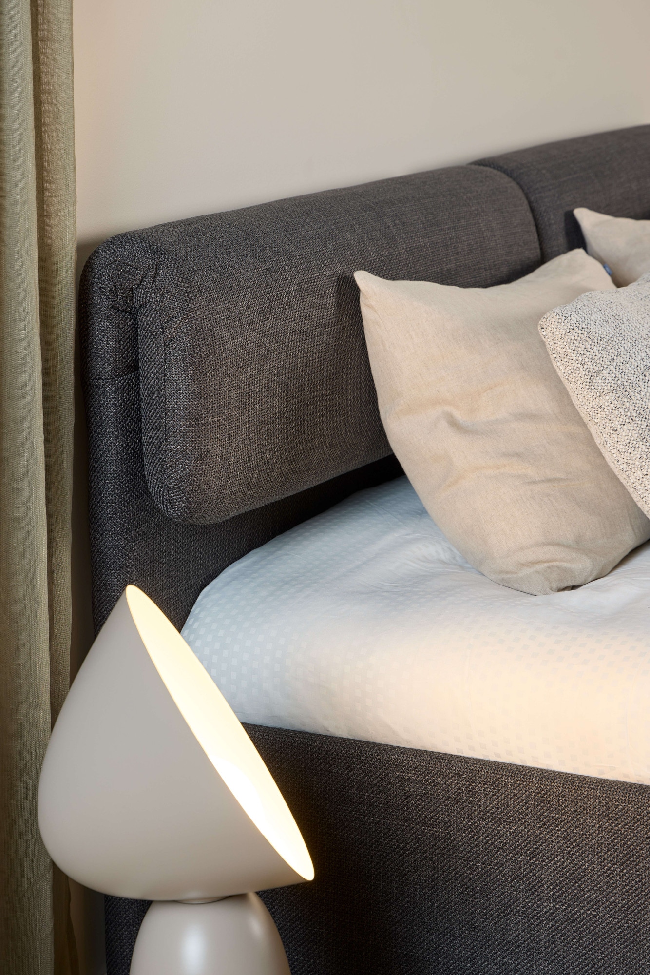 ACTONA GROUP Polsterbett »Calvi«, Bett, dunkelgrau, schwarz, verstellbar, versteckter Stauraum,160x200cm