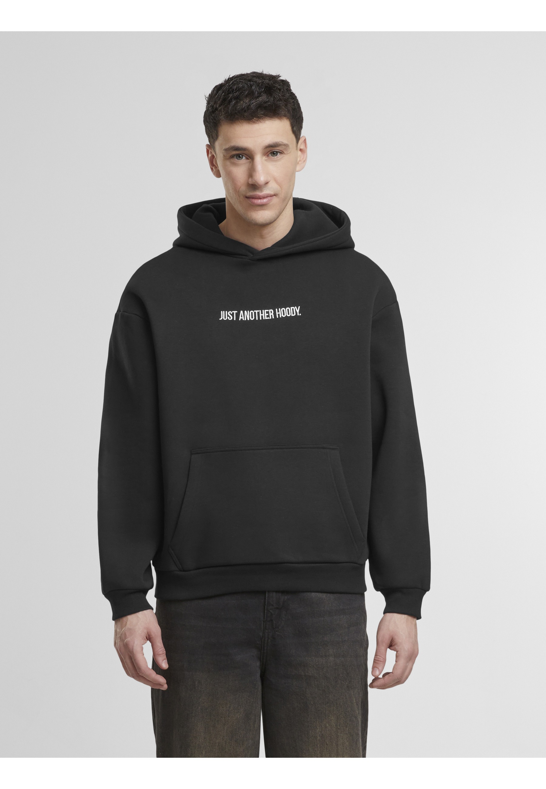 MisterTee Kapuzenpullover »MisterTee Just Another EMB Hoody« 1 Stk.