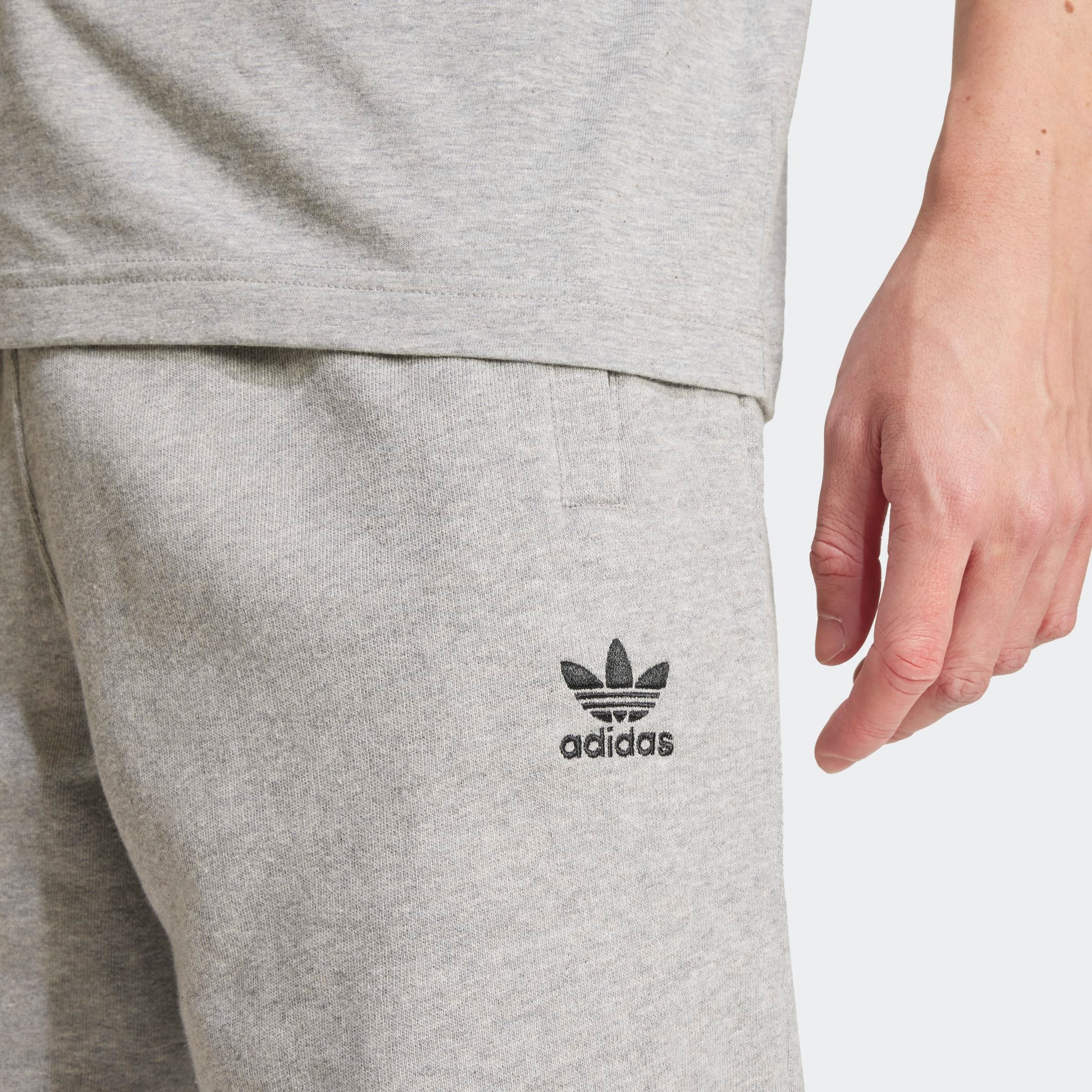 adidas Originals Shorts »ESS SHO«, (1 tlg.), Essential Sweat Shorts mit Logo, aus weichem French-Terry Material