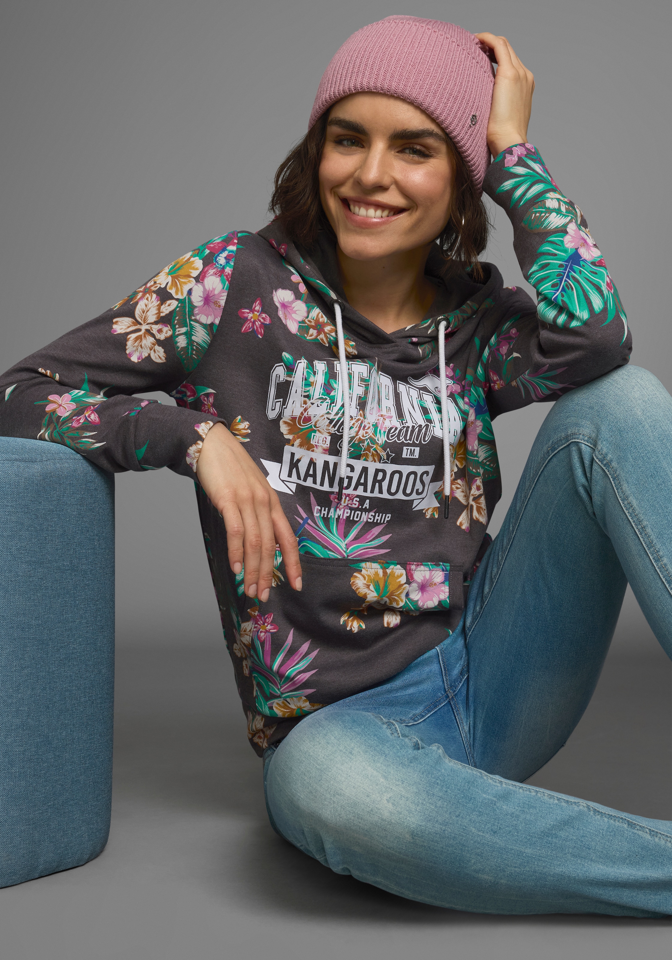 KangaROOS Kapuzensweatshirt, mit Kapuze und Kordelzug, Langarm, hüftbedeckende Länge