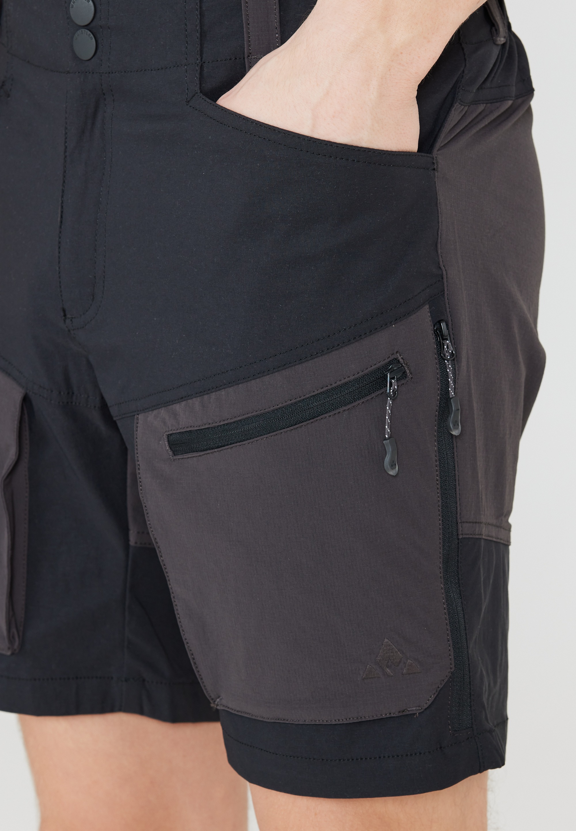 WHISTLER Shorts »Kodiak«, aus funktionalem und wasserabweisendem Material
