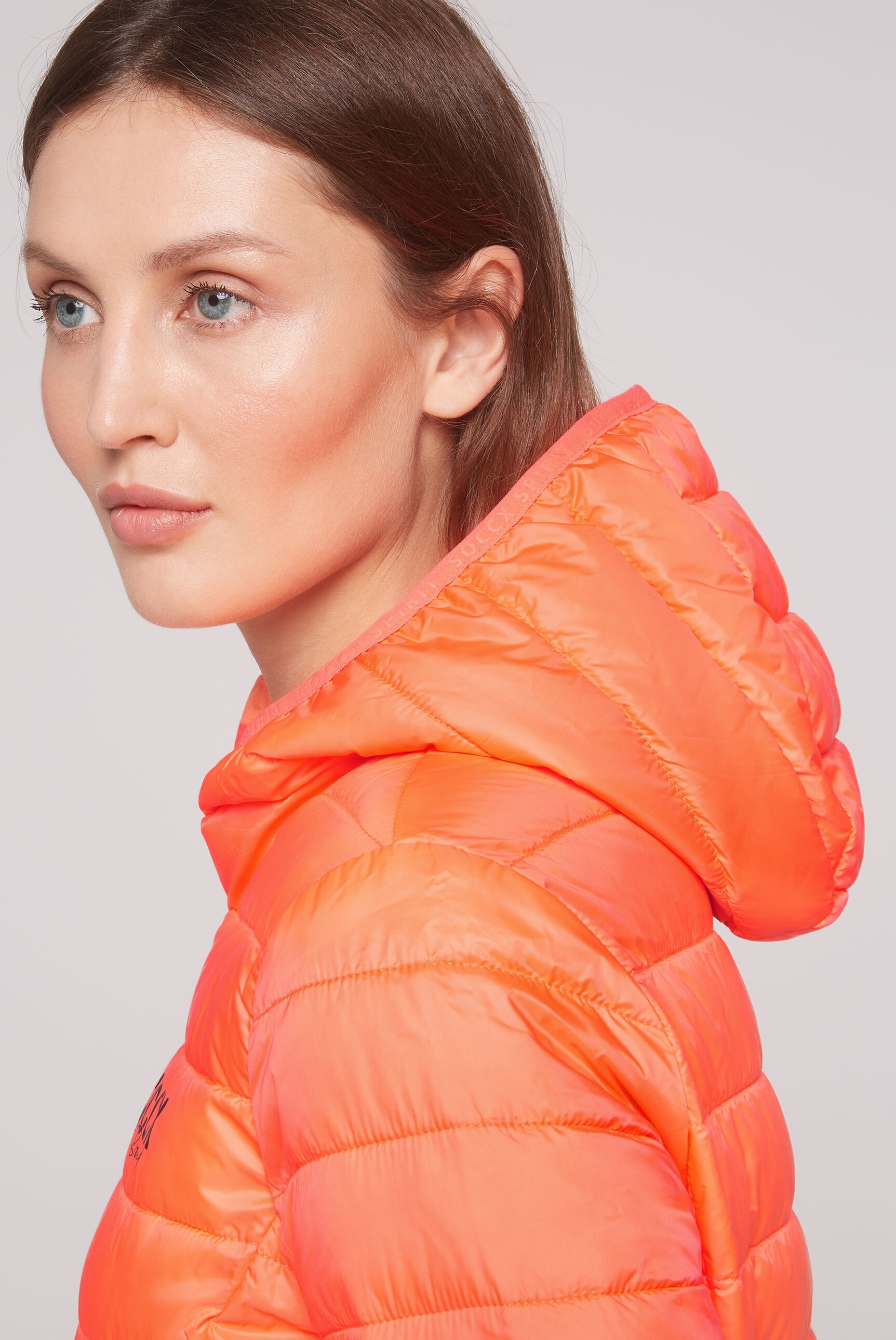 SOCCX Outdoorjacke, mit Kapuze, mit elastischem Saumabschluss