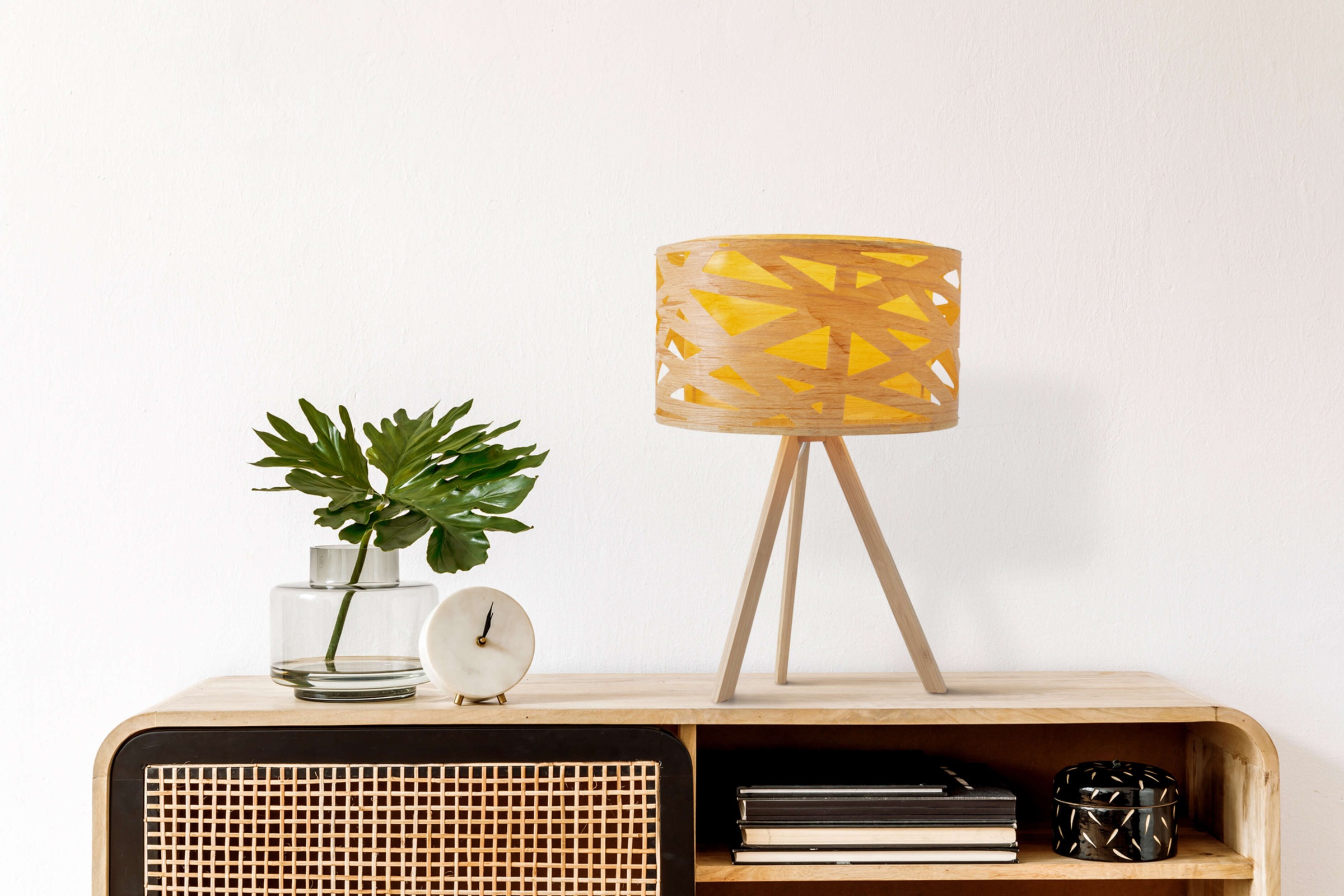 näve Stehlampe »Finja« E14 1 Stk. Dreibein, Schirm rund, Holzoptik mehrschichtig durchbrochen