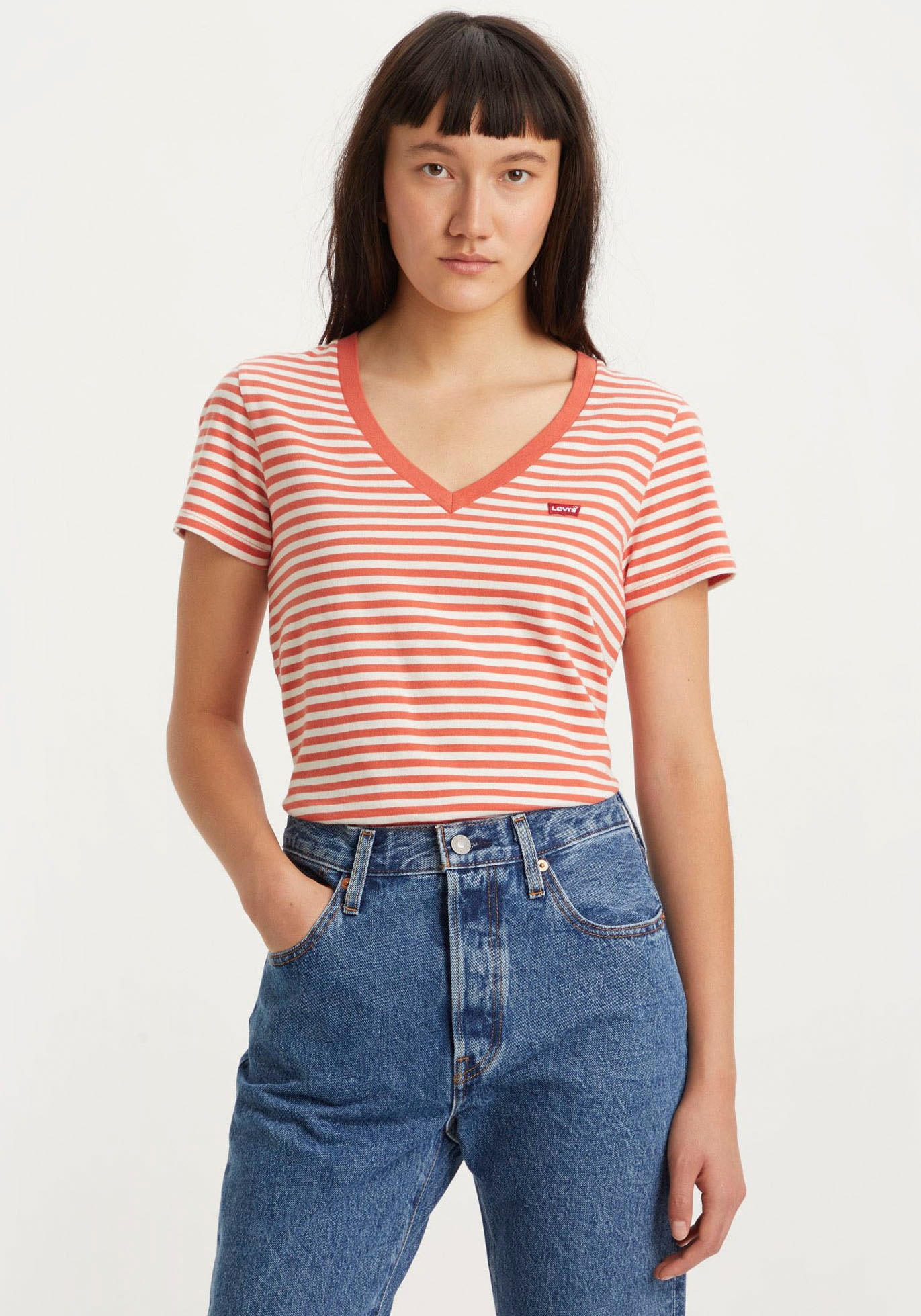 Levis V-Shirt "PERFECT VNECK", mit Mini-Batwing-Logostickerei günstig online kaufen