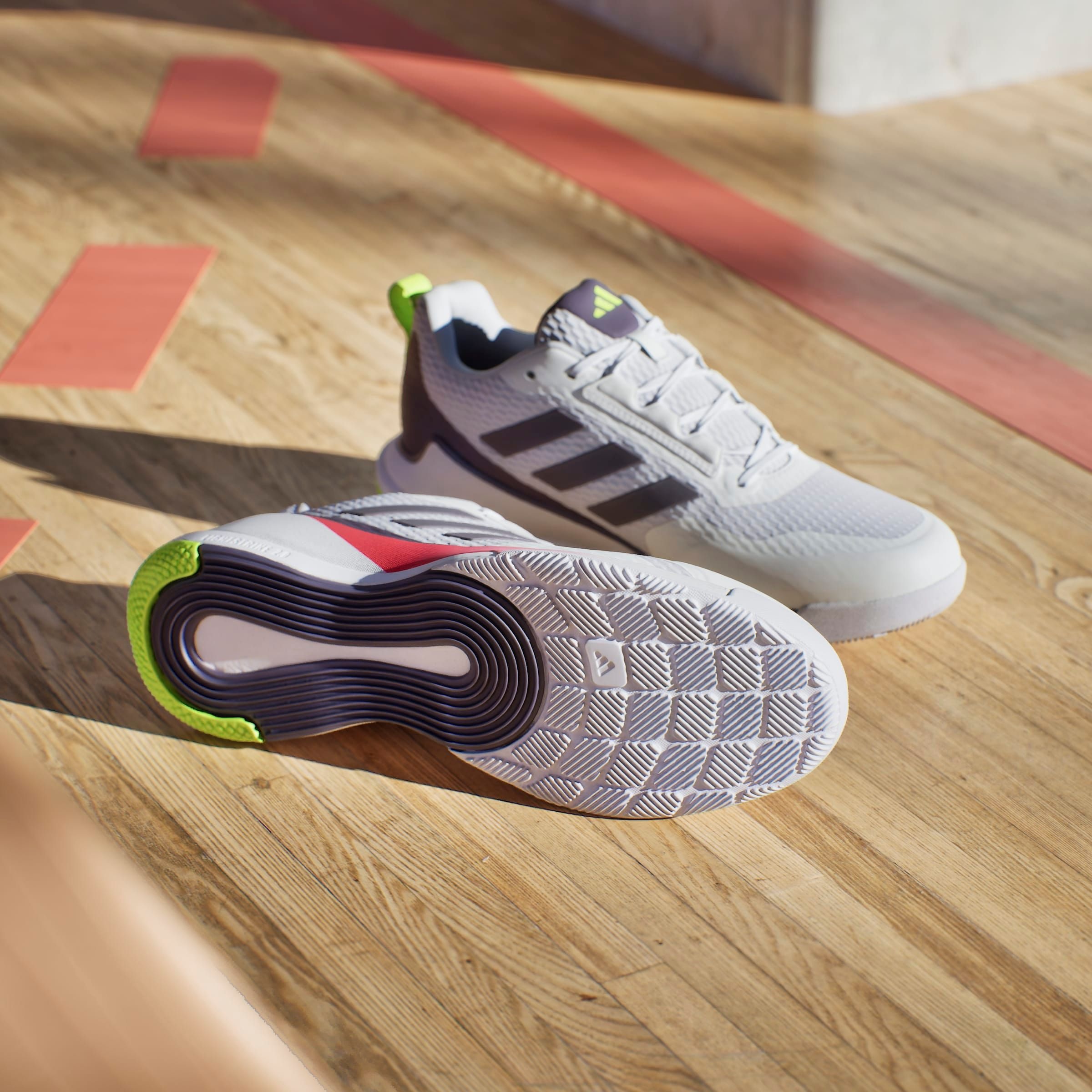 adidas Performance Hallenschuh »NOVAFLIGHT 2 INDOOR«, besonders geeignet für Volleyball