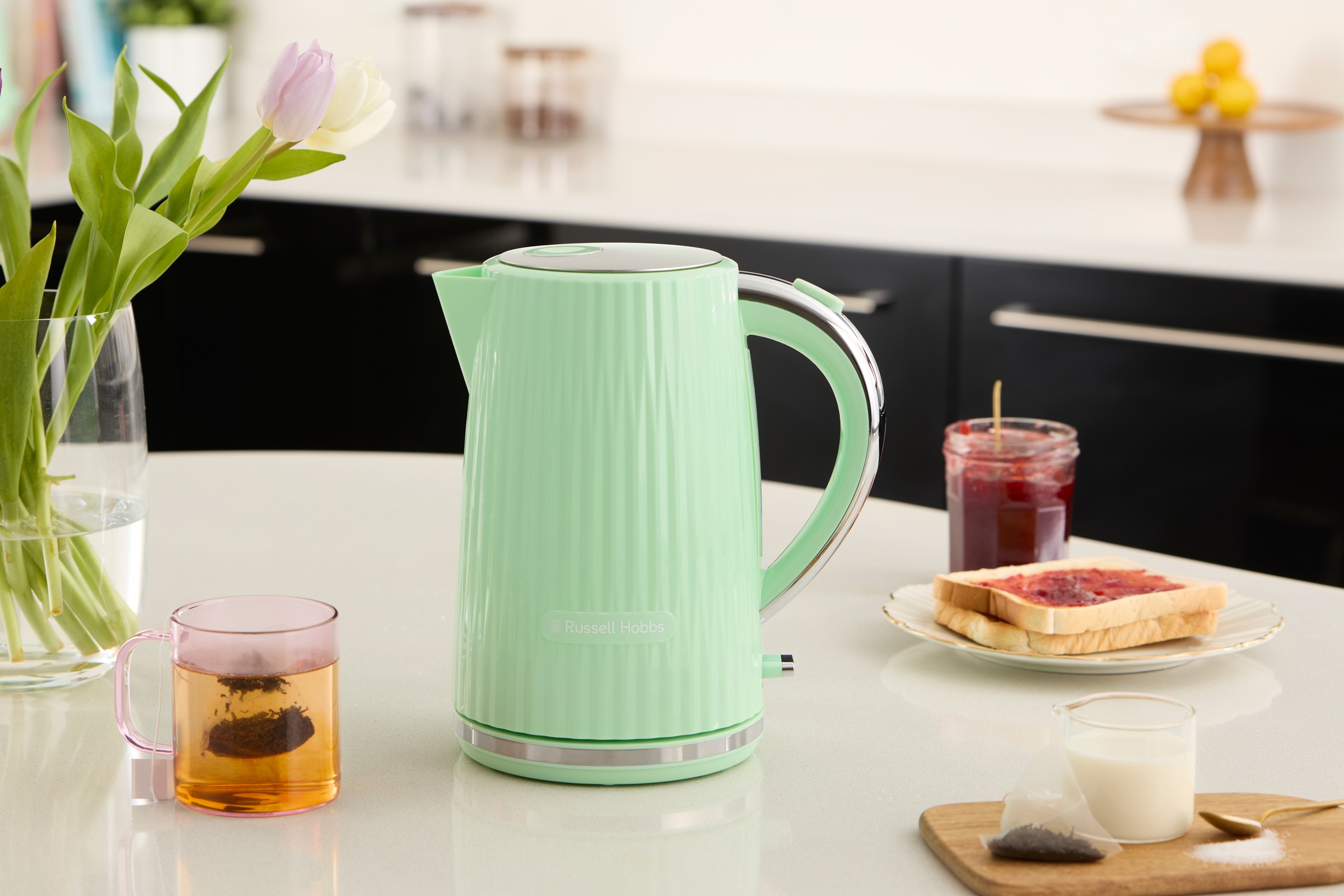 RUSSELL HOBBS Wasserkocher »Eden 27364-70 Pistazie«, 1,7 l, 2400 W, Edelstahlakzente, herausnehmbarer Kalkfilter