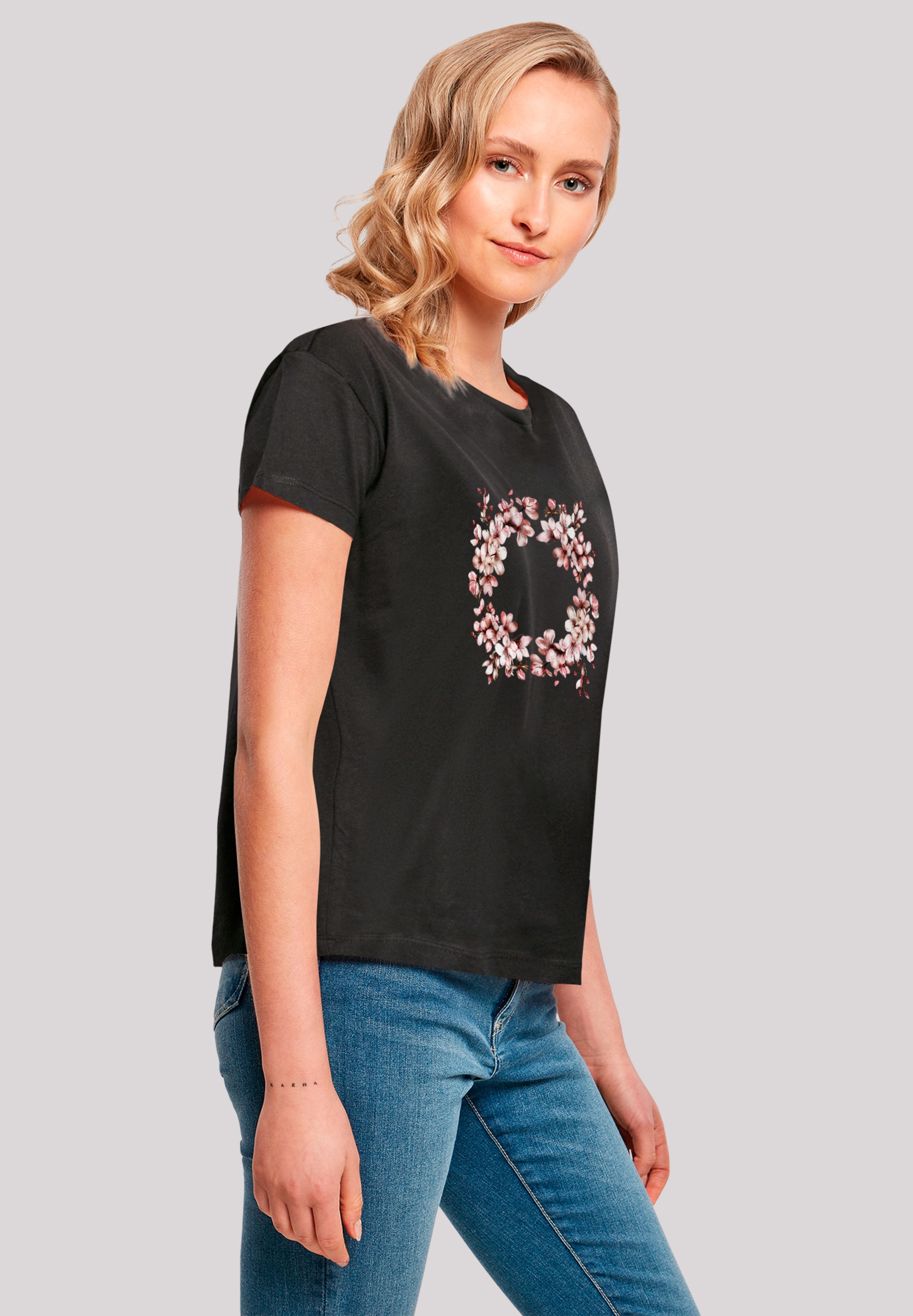 F4NT4STIC T-Shirt »Rosa Frühlings Blumenkranz Dekor«, Premium Qualität
