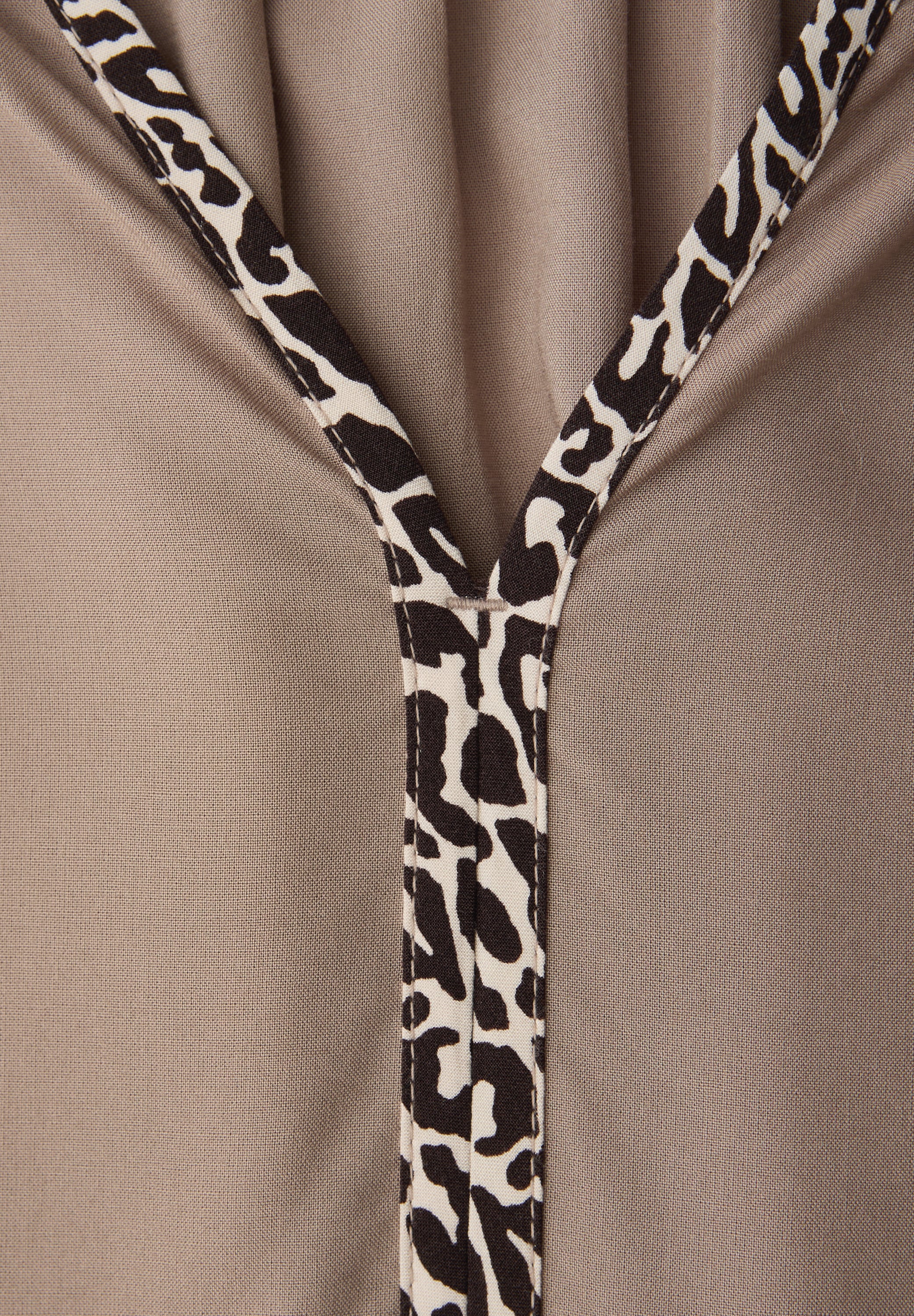 STREET ONE Langarmbluse mit Tape Detail am Ärmel