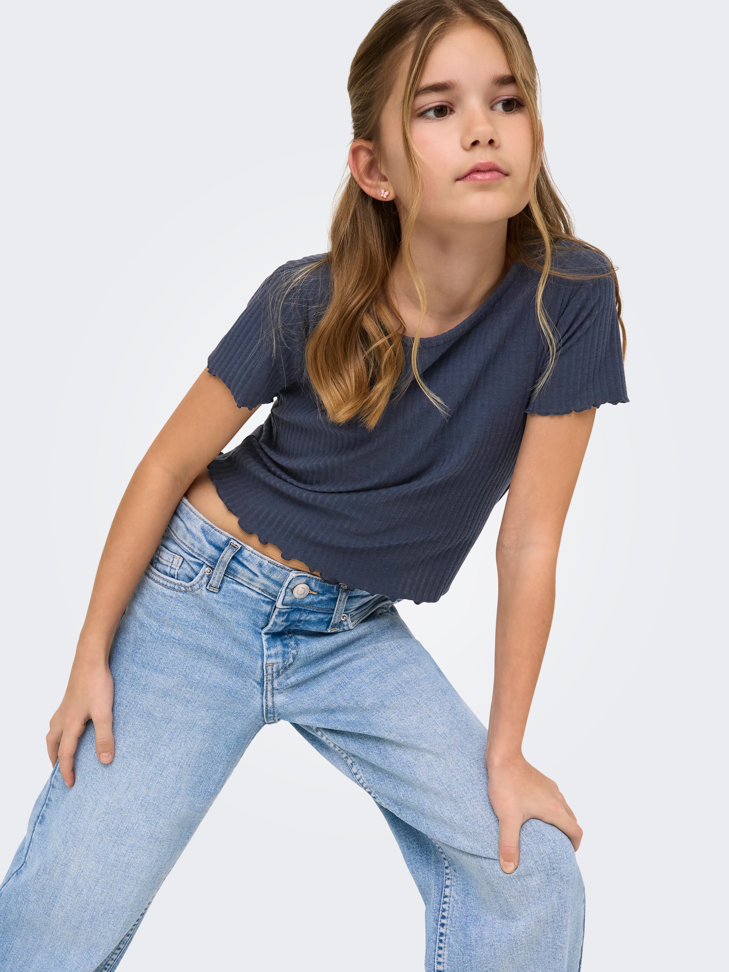 KIDS ONLY T-Shirt "KOGNELLA S/S O-NECK TOP NOOS JRS" mit süßer Wellenkante