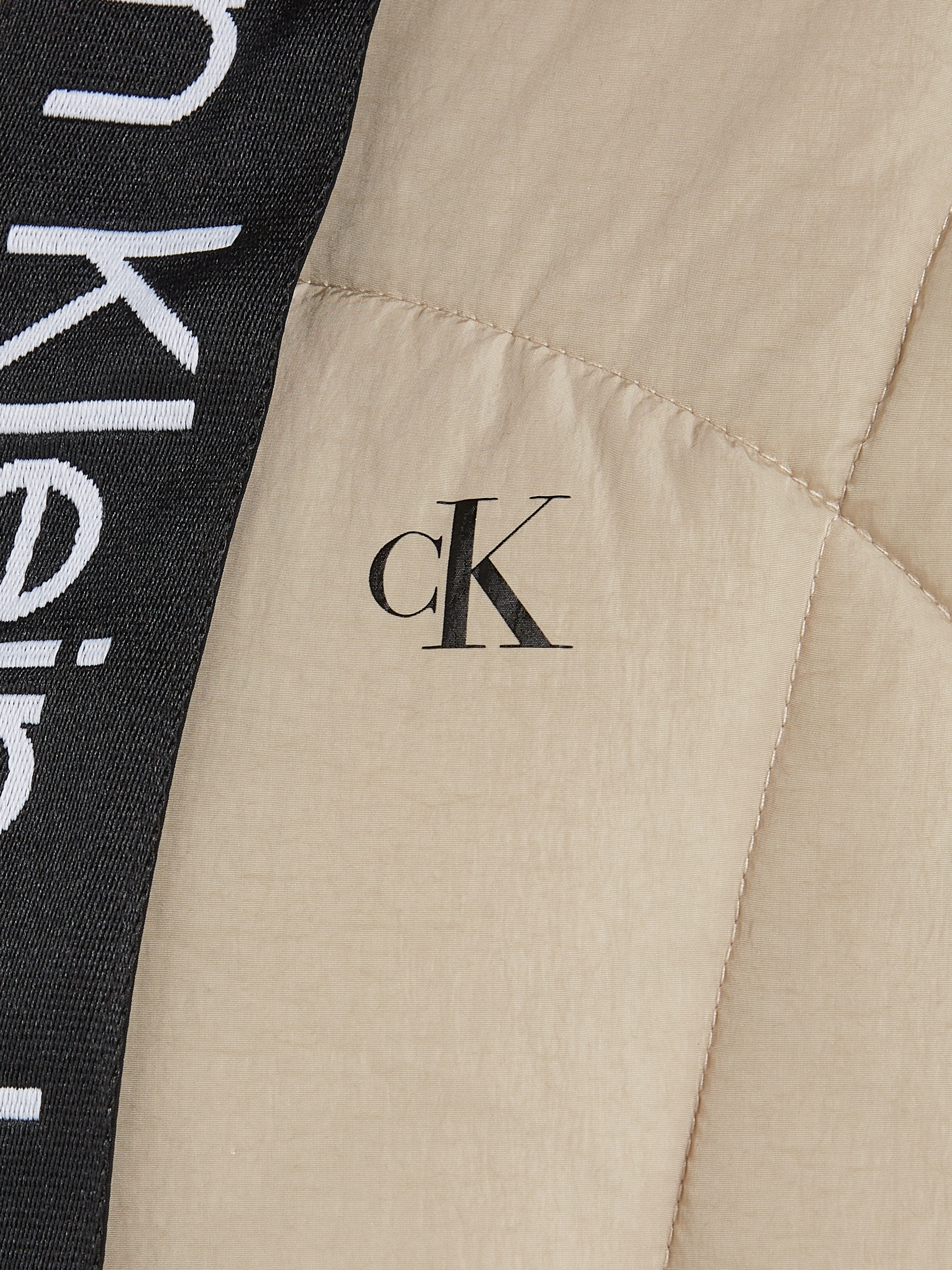 Calvin Klein Jeans Outdoorjacke mit auf »LOGO DRAWSTRING PUFFER«, Rechnung kaufen Kapuze | BAUR SHORT