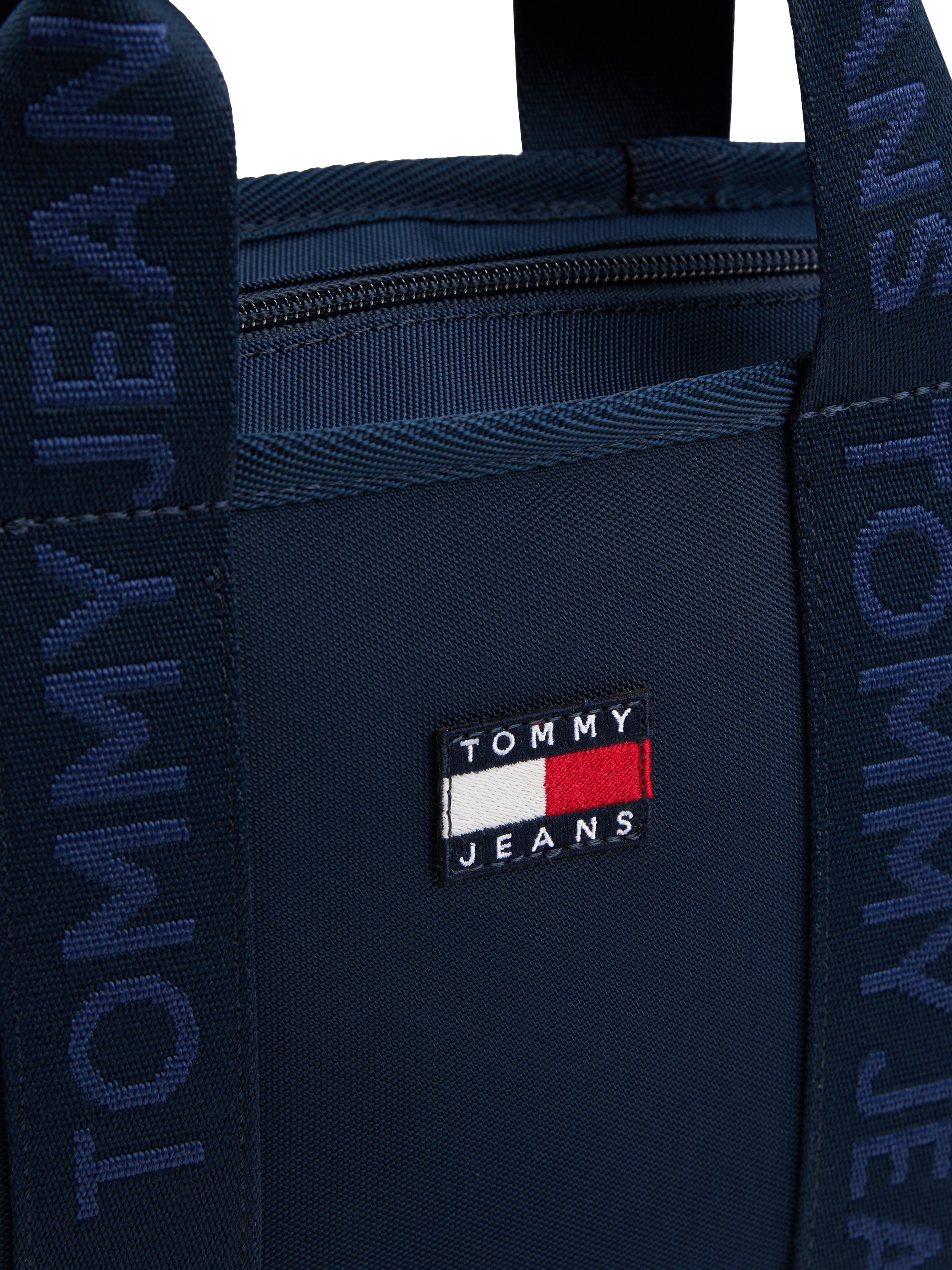 Tommy Jeans Tragetasche »TJW DAILY MINI TOTE«, Damen Umhängetasche, Schultertasche mit plakativem Logo-Schriftzug