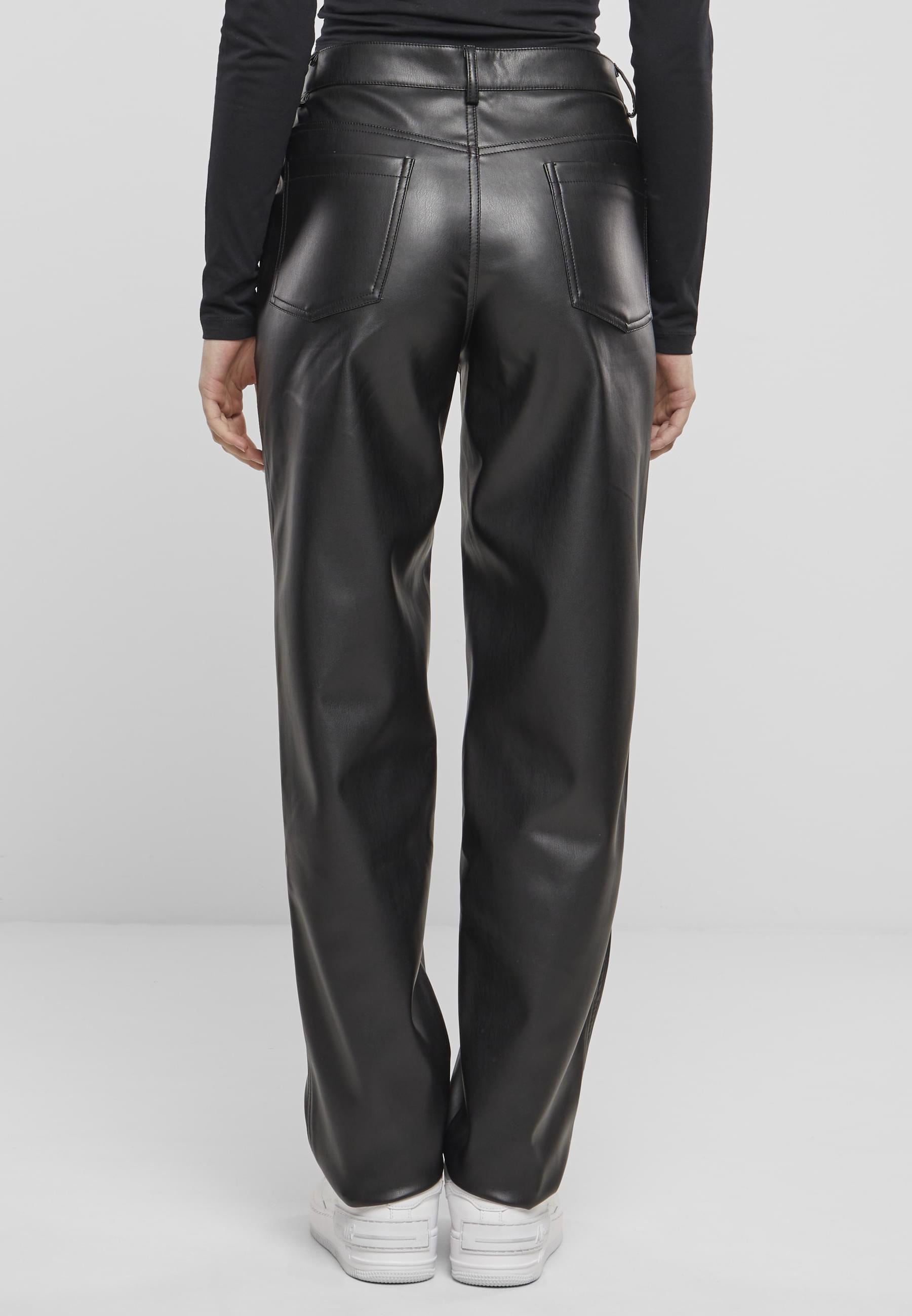 URBAN CLASSICS Stoffhose »Urban Classics Ladies Straight Leg Synthetic Leather Pants«, (1 tlg.)