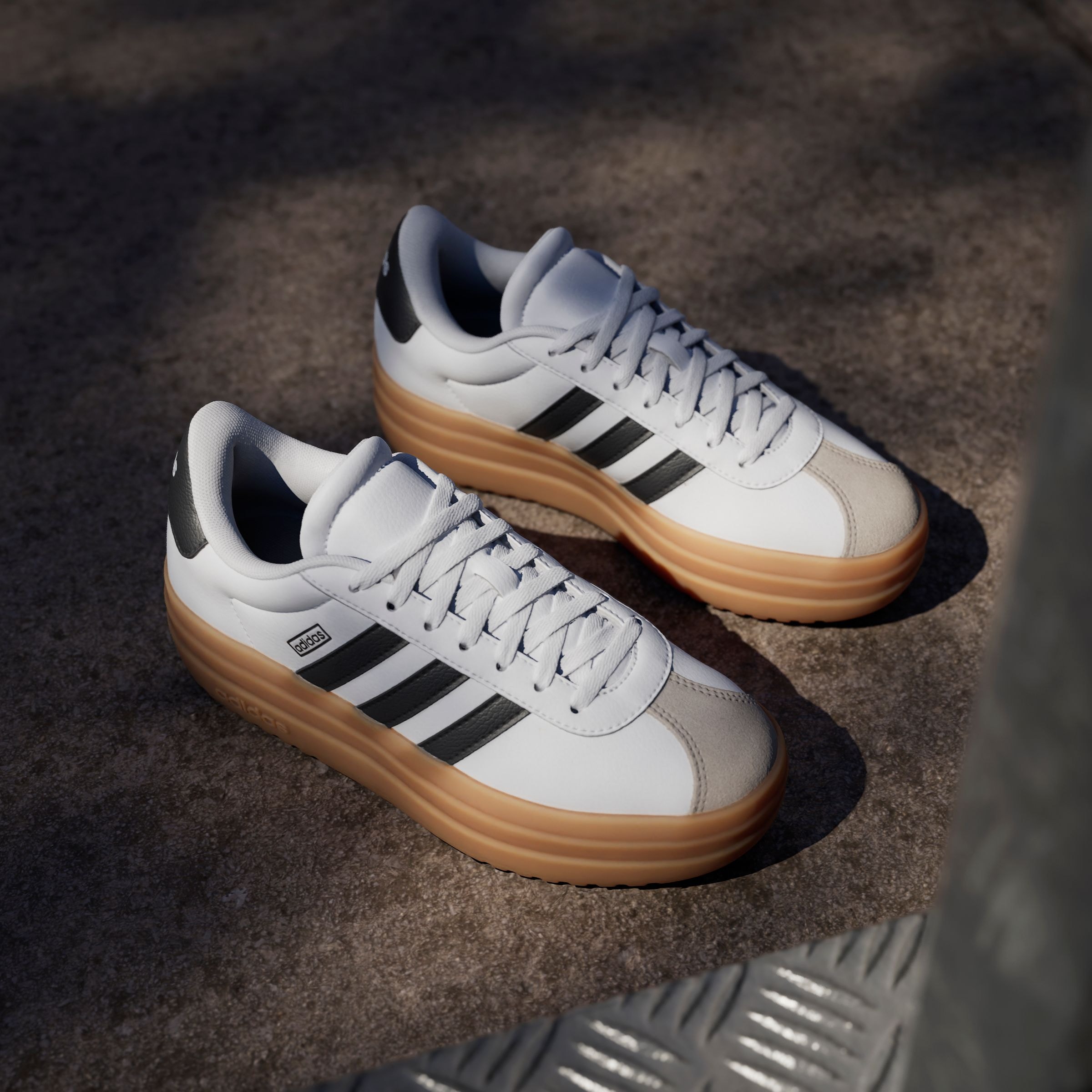 adidas Sportswear Sneaker »VL COURT BOLD LIFESTYLE KIDS«, Design auf den Spuren des adidas Gazelle Bold