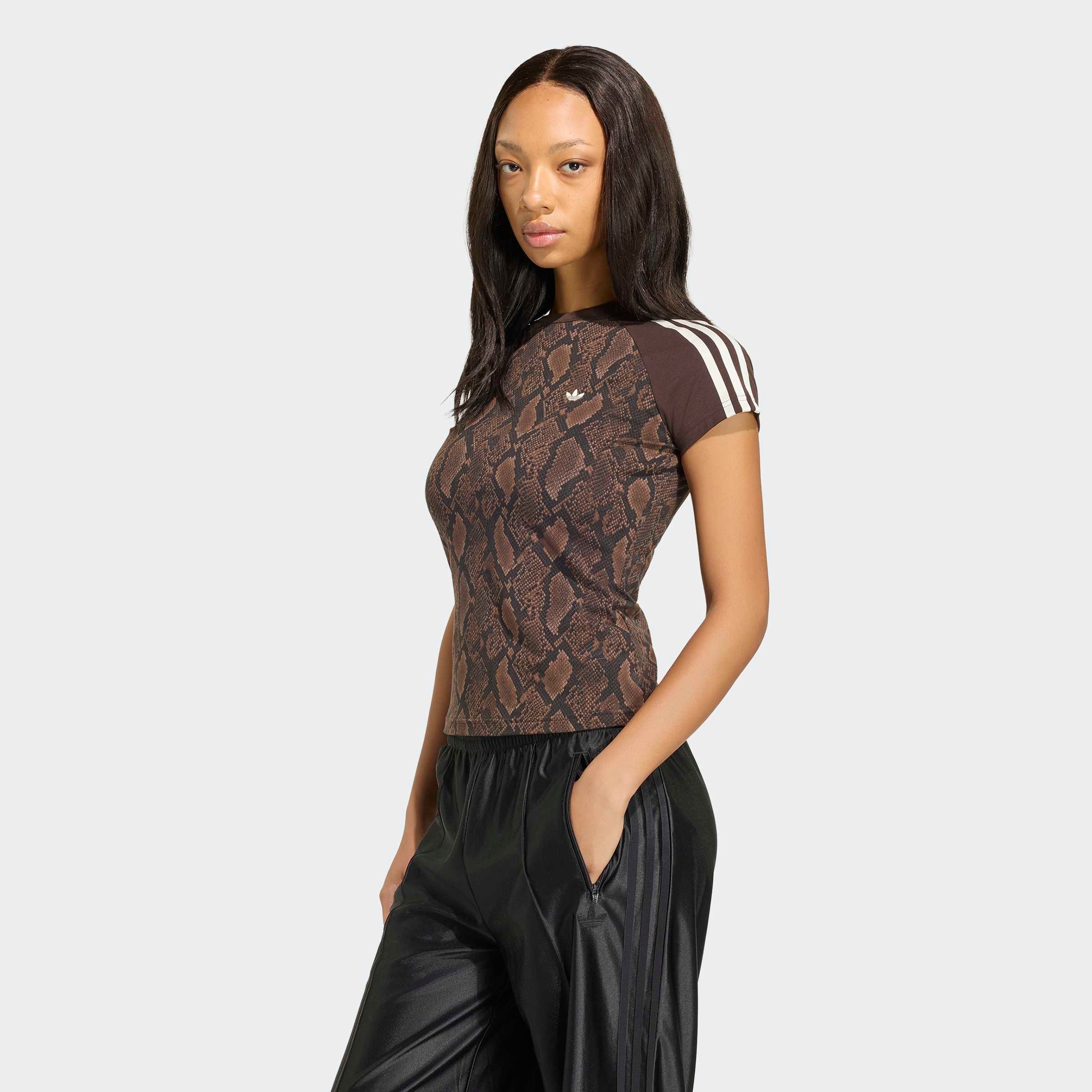 adidas Originals T-Shirt »CALI TEE« mit Rundhalsausschnitt, in normaler Länge