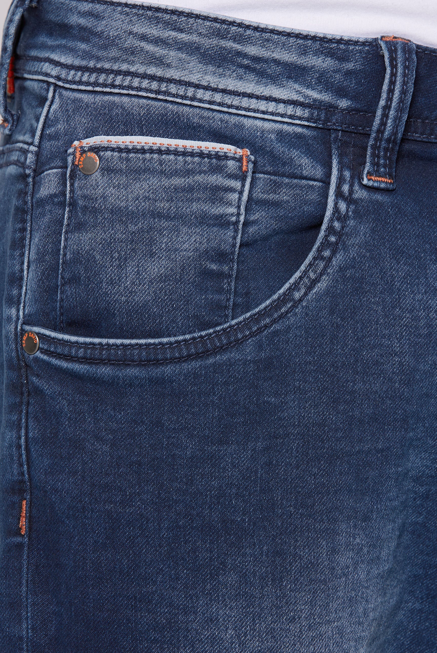 CAMP DAVID Jeansshorts, mit tief sitzenden Gesäßtaschen