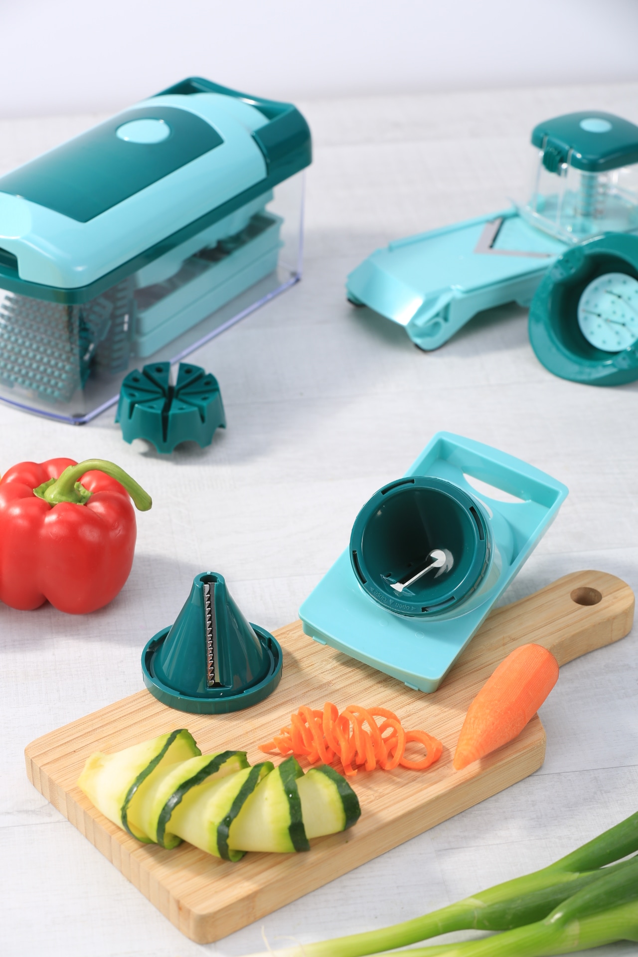 Genius Zerkleinerer »Genius Nicer Dicer Fusion 16-tlg., mit Julietti Spiralschneider«, ideal für die Zubereitung von Speisen, Hauptgerichten und Desserts