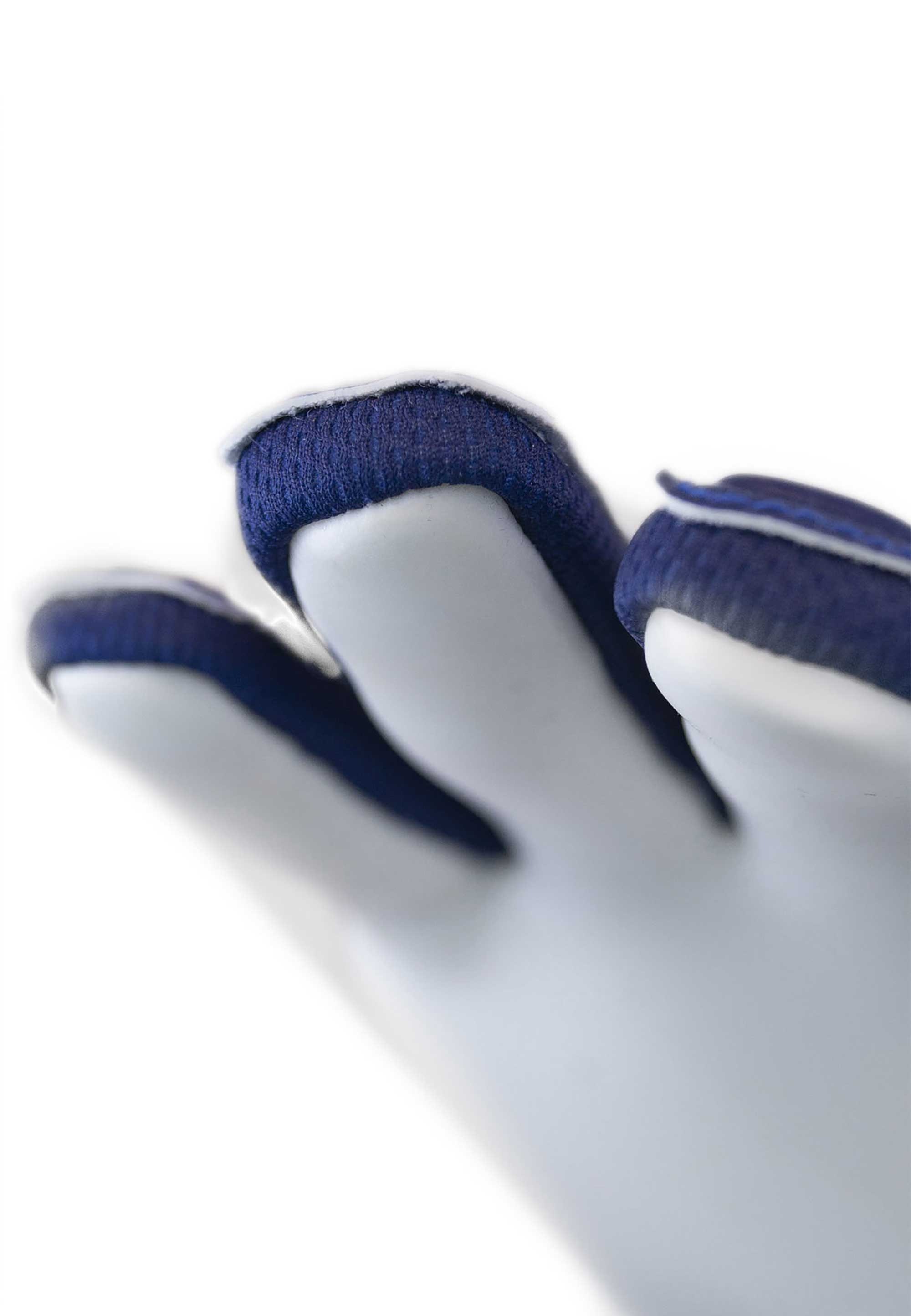 Reusch Torwarthandschuhe »Attrakt Starter Grip«, mit Negative Cut