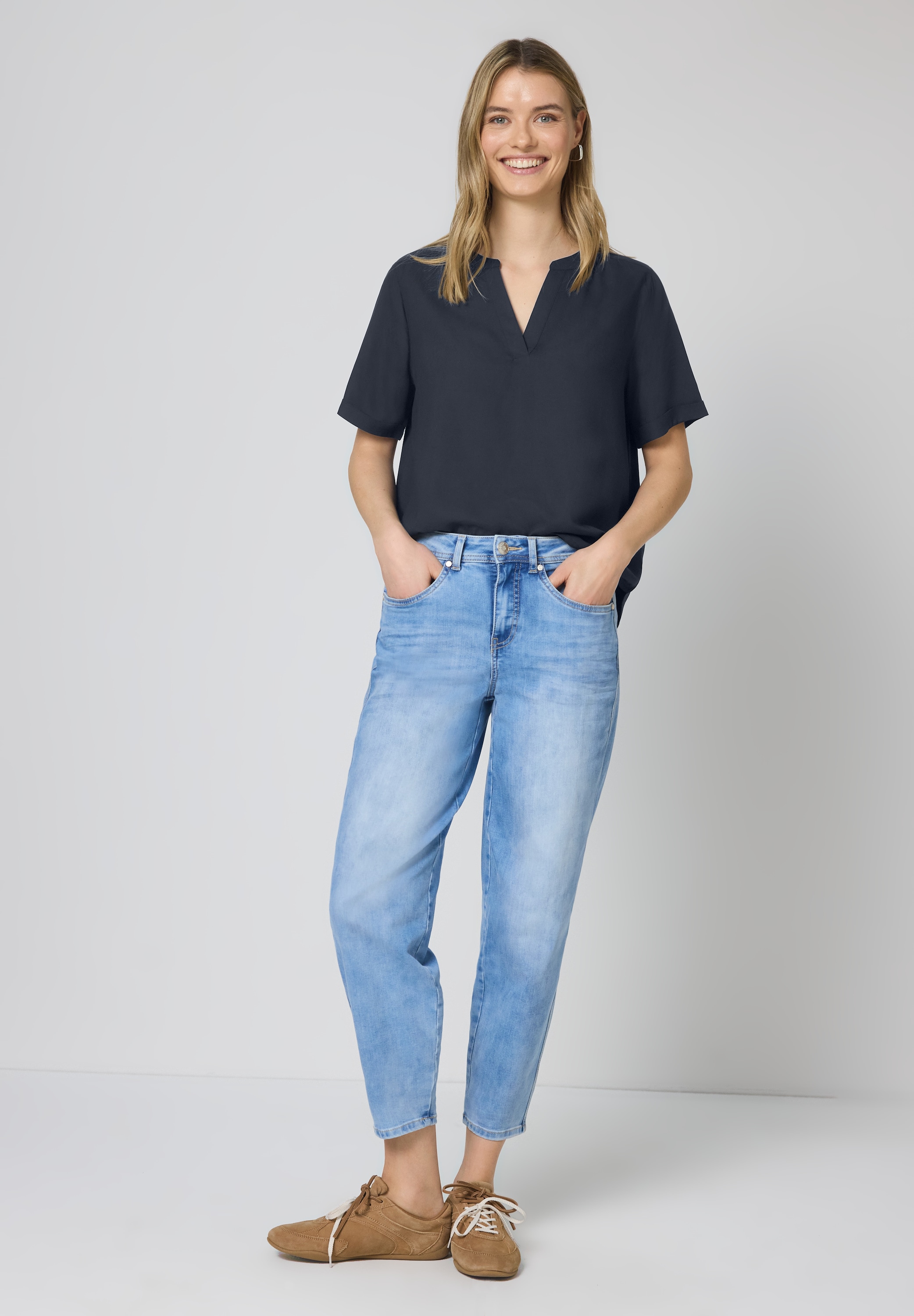 STREET ONE Kurzarmbluse mit geschlitztem Rundhalsausschnitt