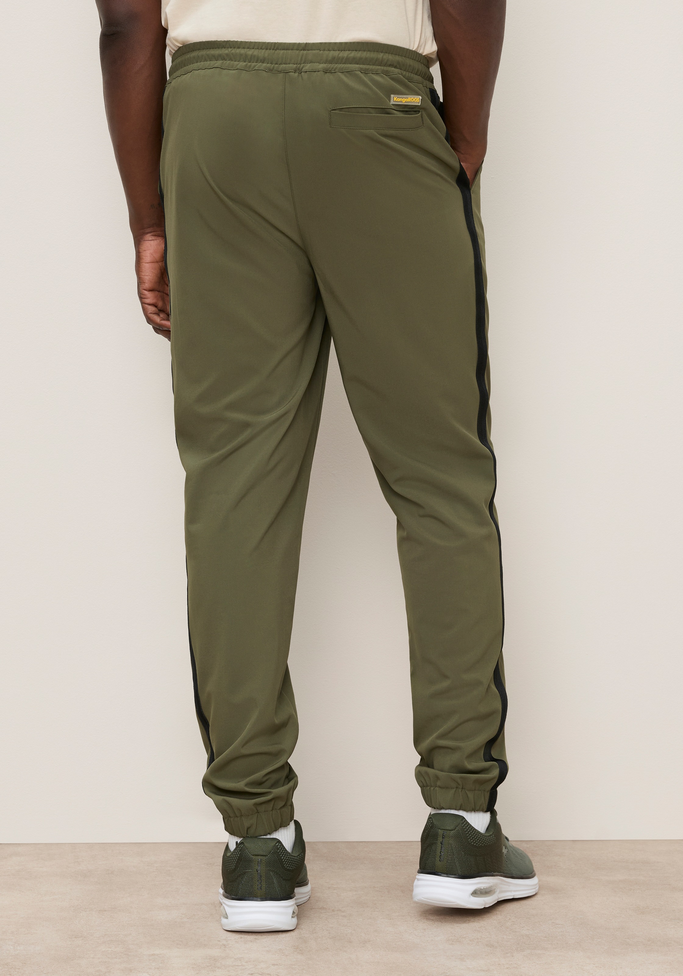 KangaROOS Jogger Pants  Slim Fit, mit schmaler Beinform, auch in großen Größen