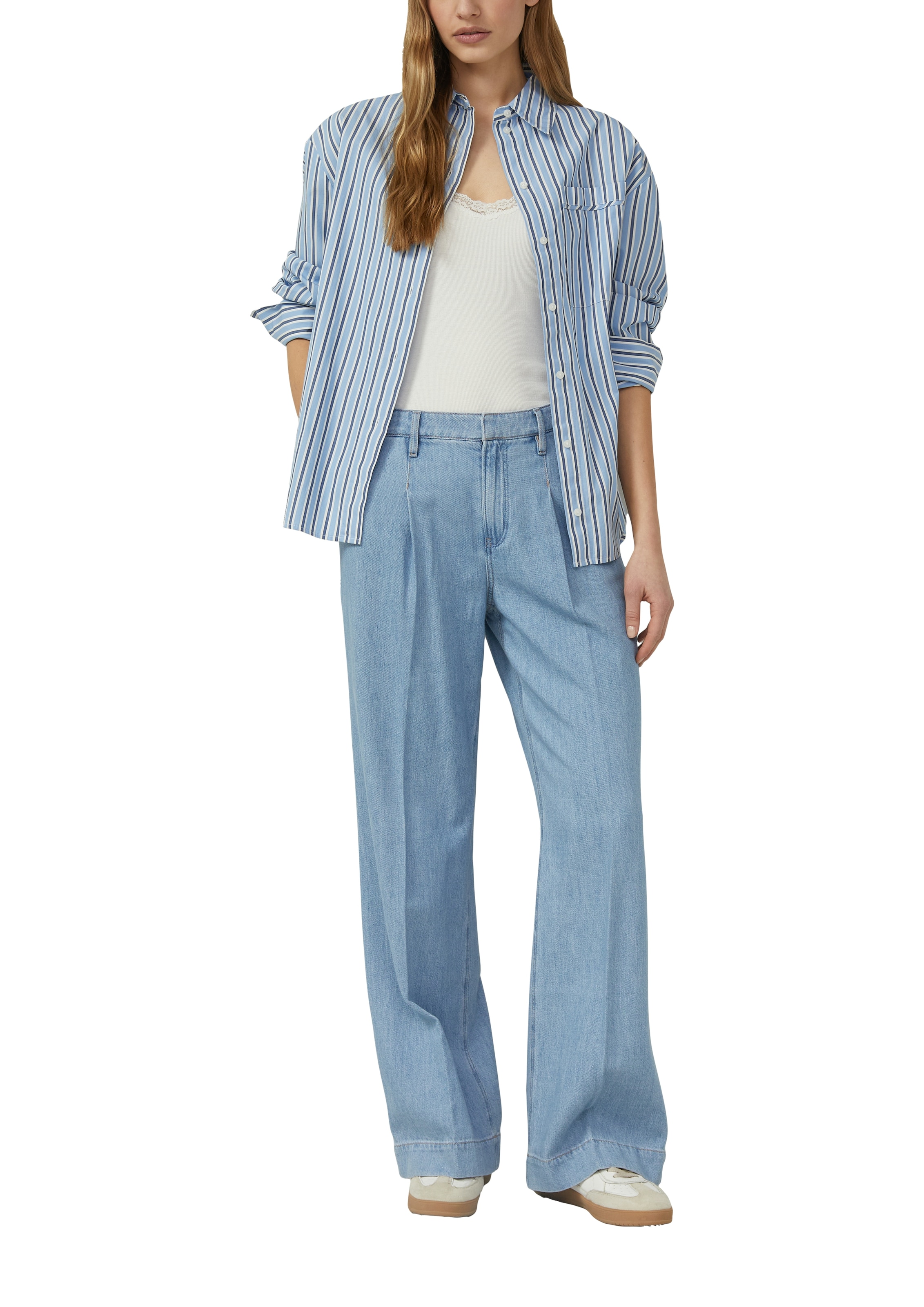 s.Oliver Spitzentop gerippte Qualität, mit Spitzenbesatz, figurbetont