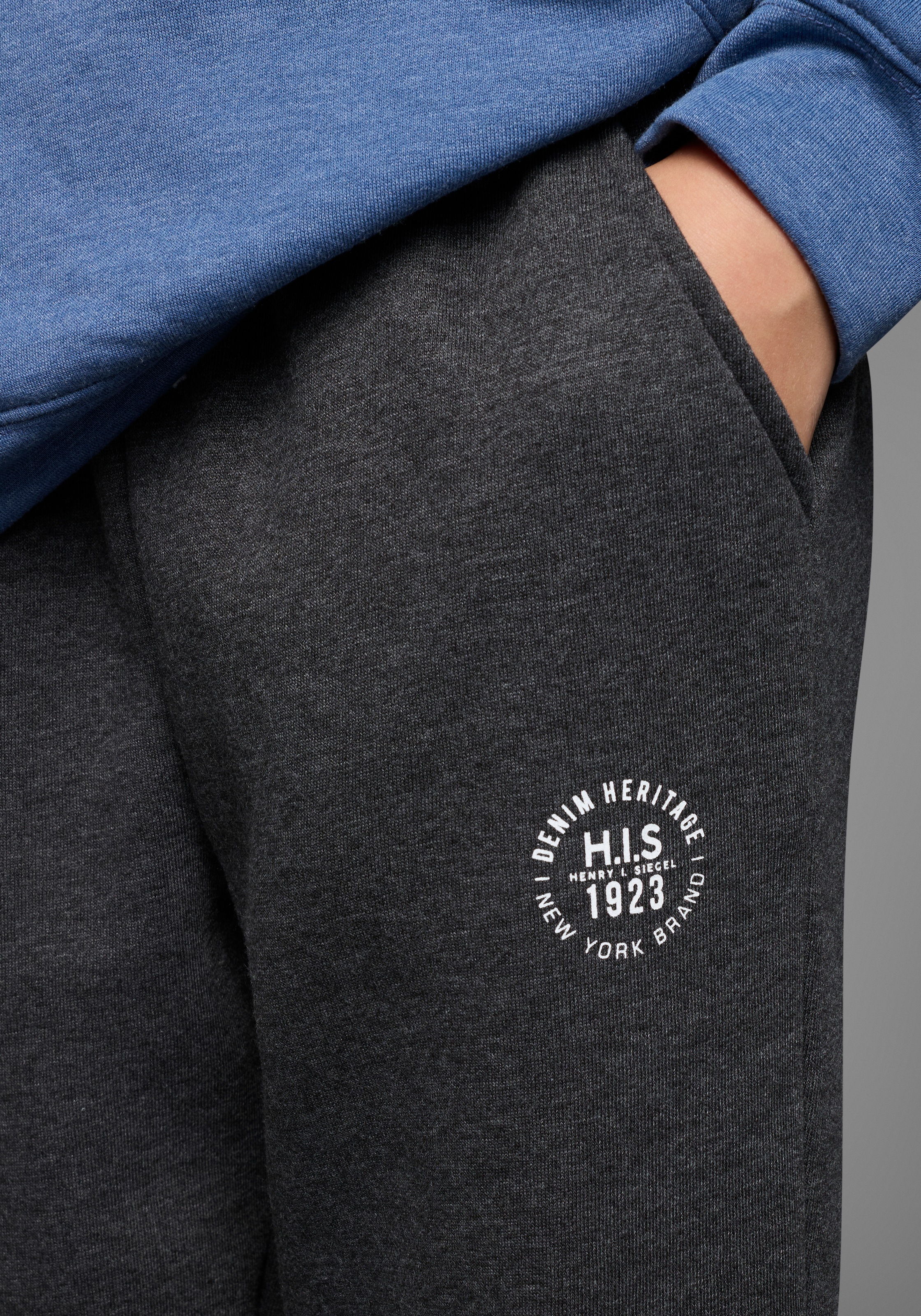 Thumbnail - H.I.S Sweathose "Basic Sweatshose, Jogginghose" NEU: H.I.S für TEENS Sweathose mit kleinem Badge