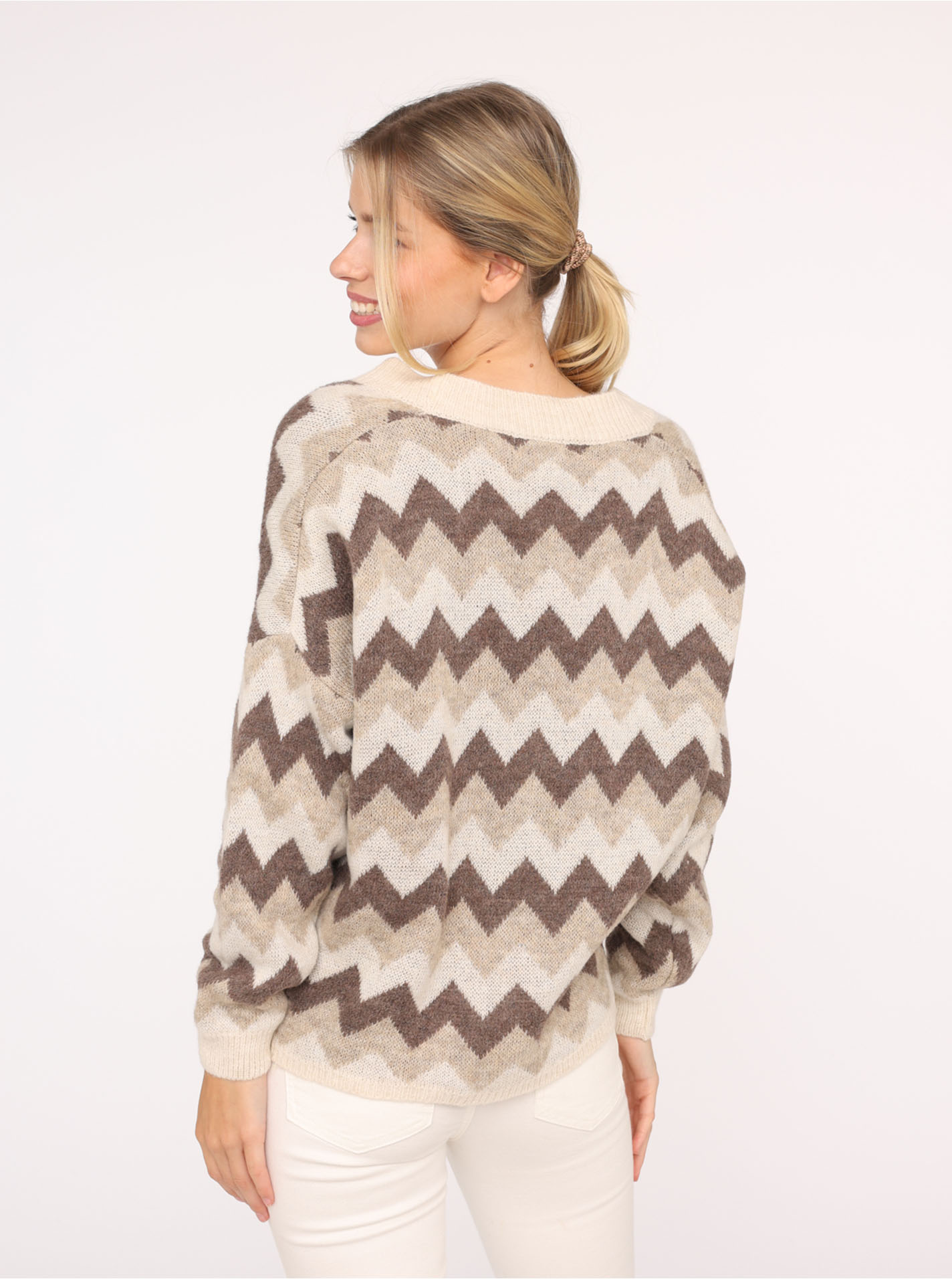 Thumbnail - Zwillingsherz Strickjacke ""Buntes ZickZack"" Langarm, Zick-Zack-Muster, Knopfleiste, tiefer V-Ausschnitt