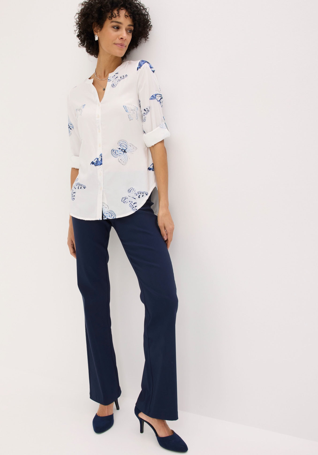 bonprix Druckbluse 1 figurumspielende Tunika-Passform, aus Viskose, Krempelärmel