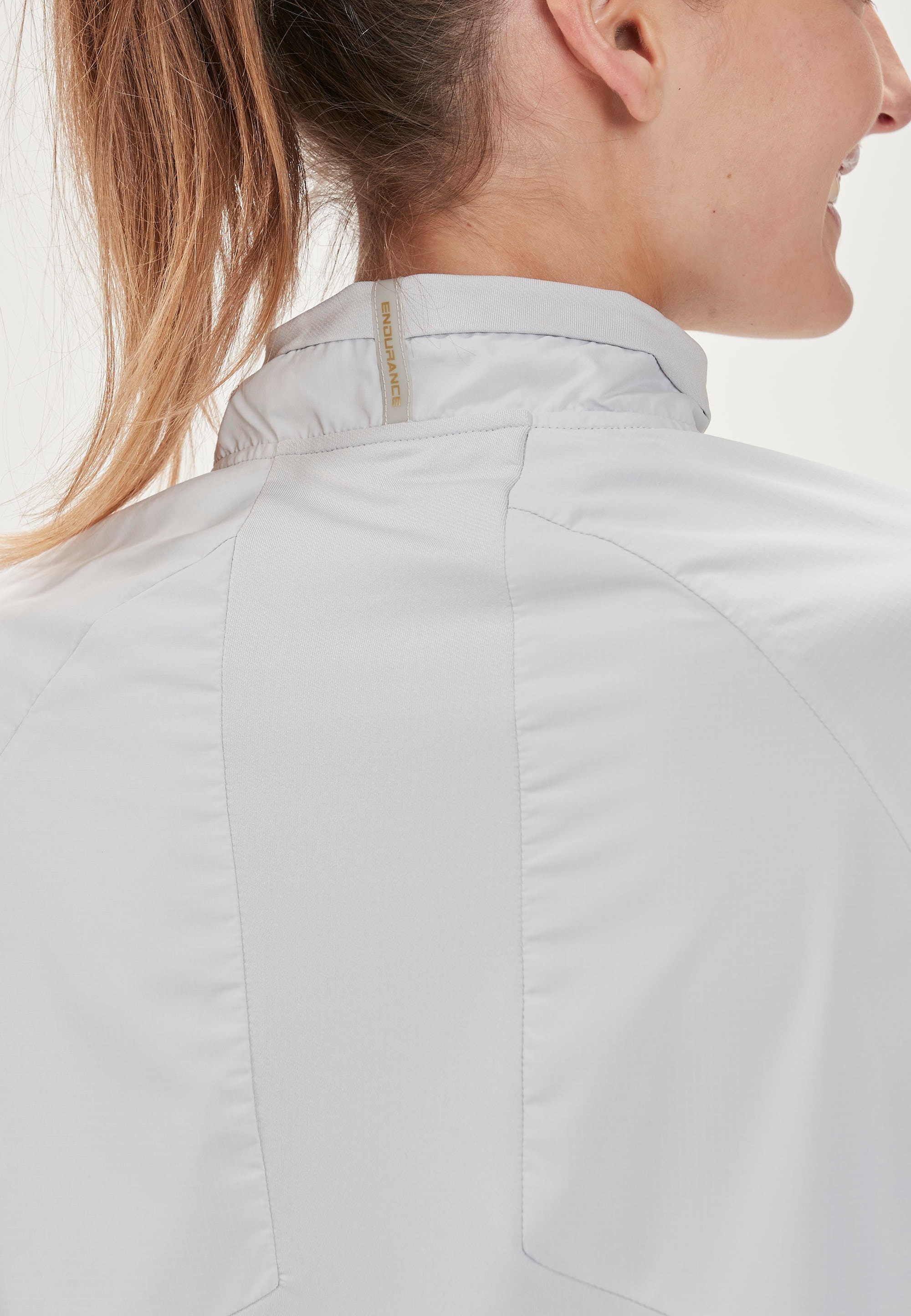 ENDURANCE Laufjacke »COSANSA W«, mit schützender Windstopper-Funktion