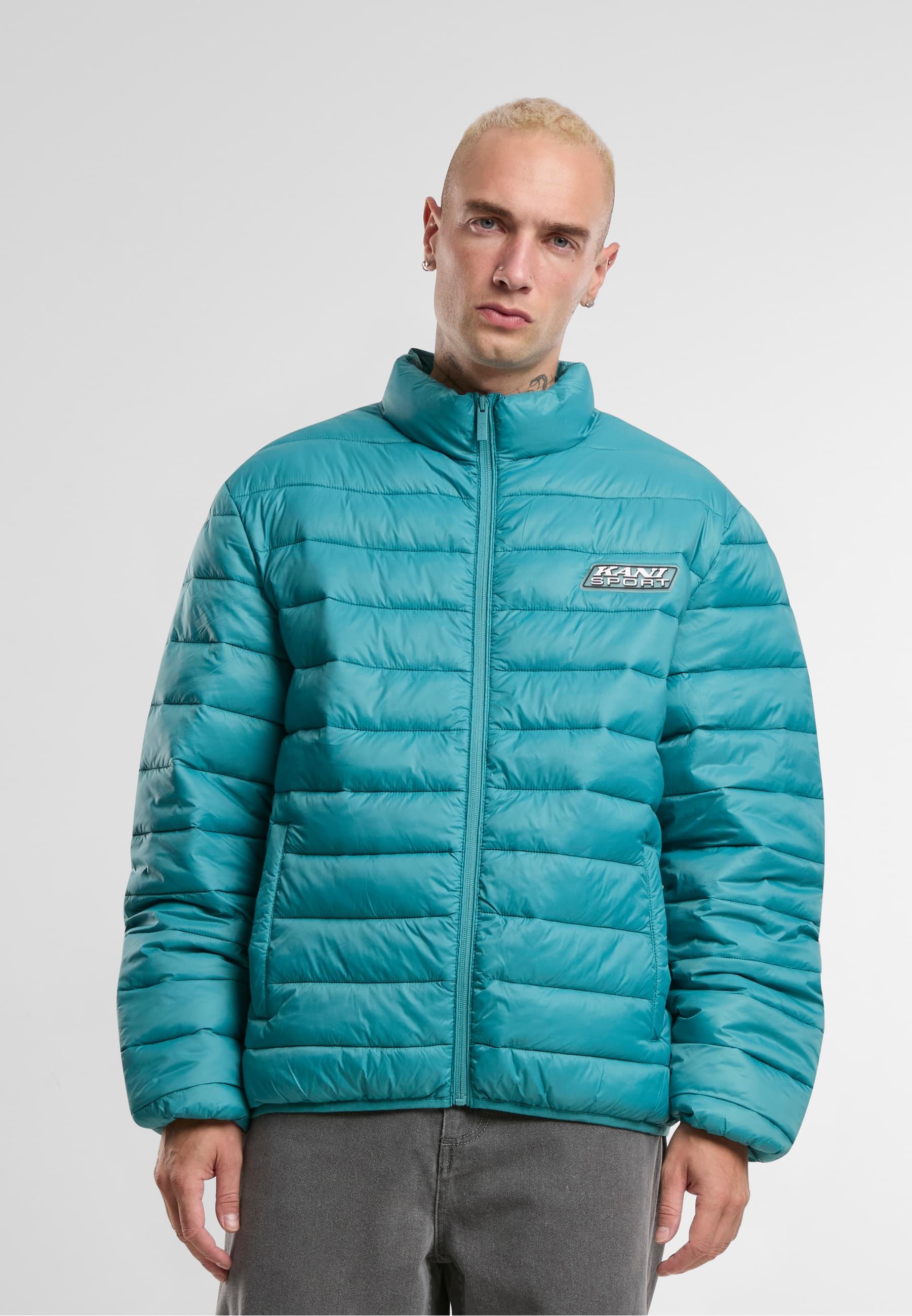 Karl Kani Allwetterjacke »Karl Kani Karl Kani Sport Patch Light Puffer Jacket«, (1 St.), ohne Kapuze