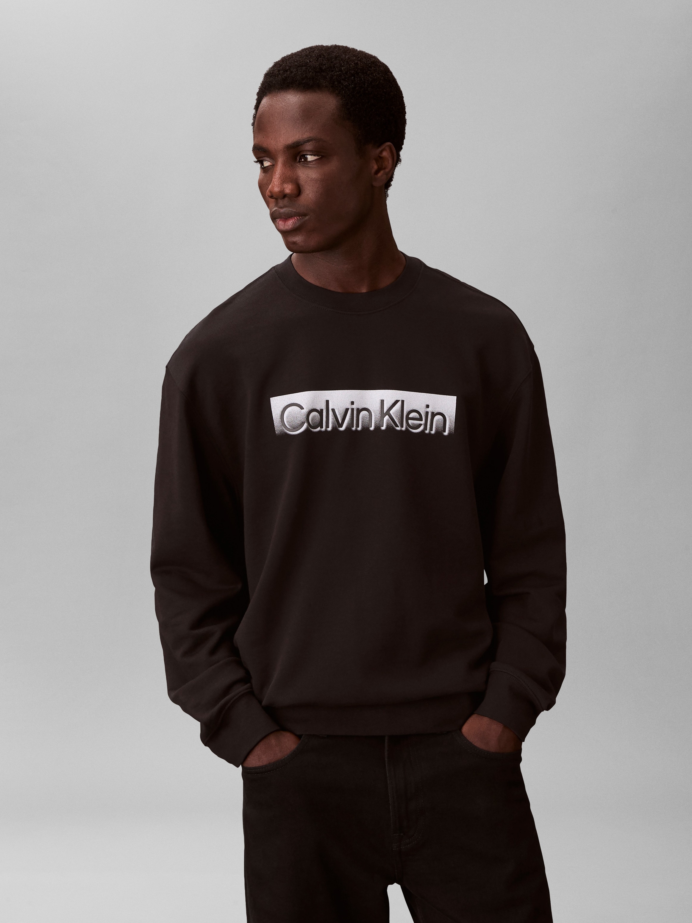 Calvin Klein Sweatshirt »EU SPORTSWEAR GRAPHIC CREWNECK«, Regular fit mit Logodruck
