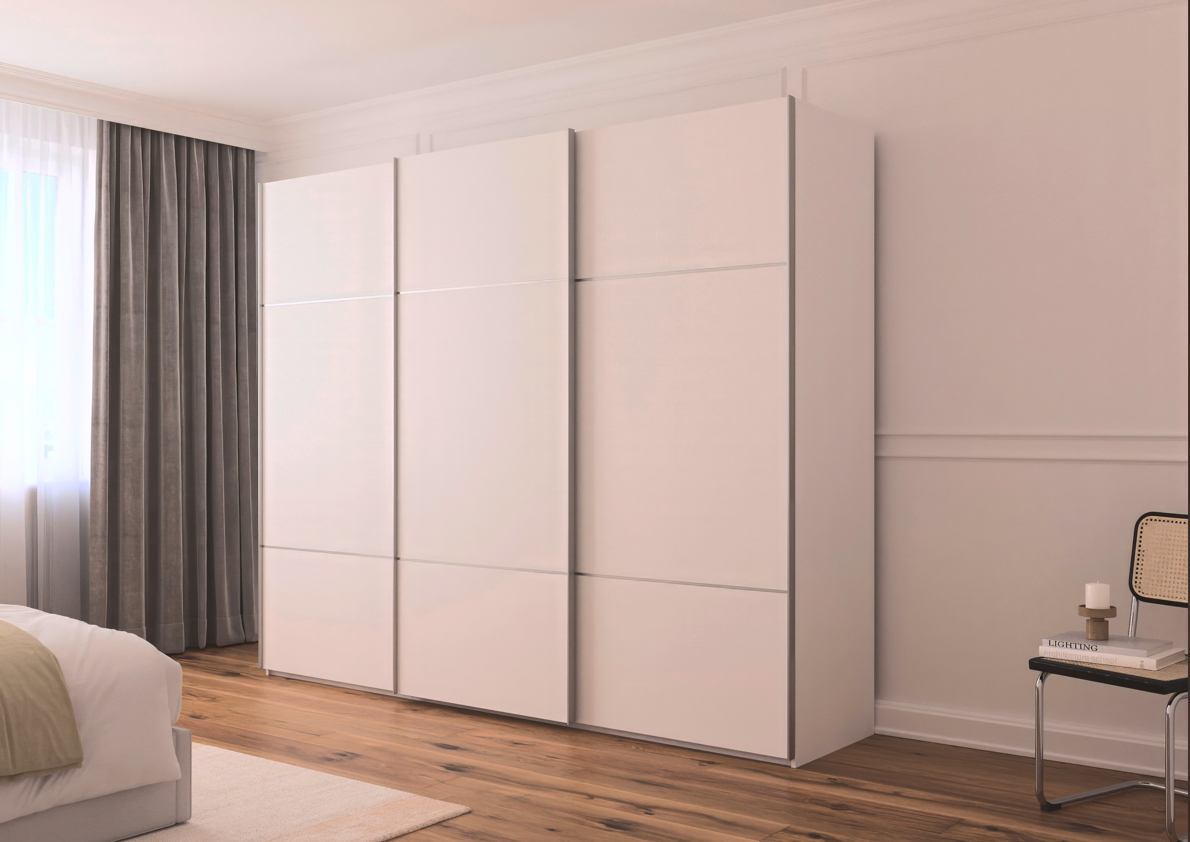 rauch Schwebetürenschrank »Kleiderschrank Schrank Garderobe Schlafzimmerschrank SCALE-TRIO«, edle dreigeteilte Front, 2 Zierleisten in Griff-Farbe MADE IN GERMANY