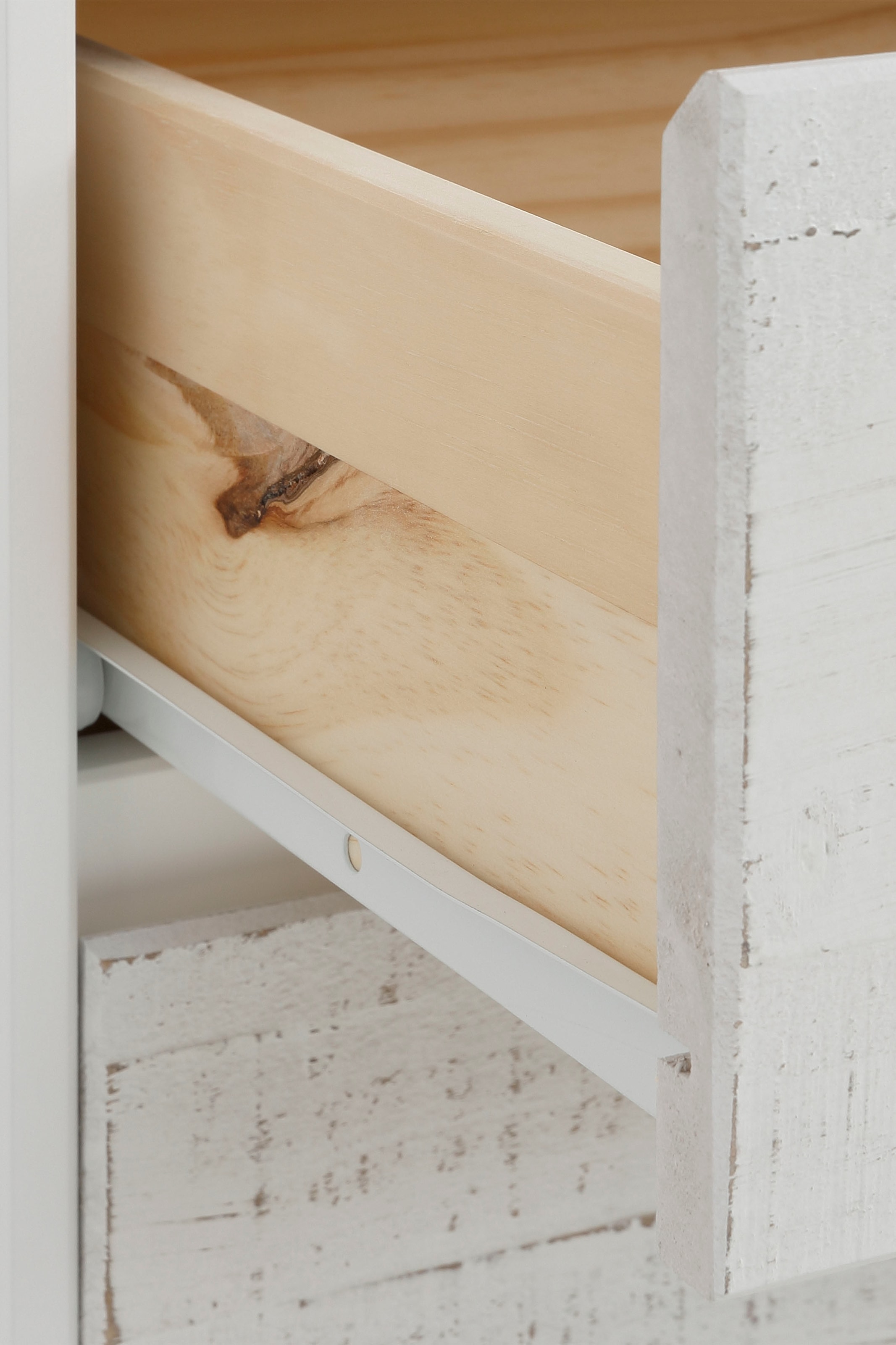 Home affaire Sideboard »Morgan«, Kommode aus massivem Kiefernholz, mit Griffmulden, Breite 165 cm