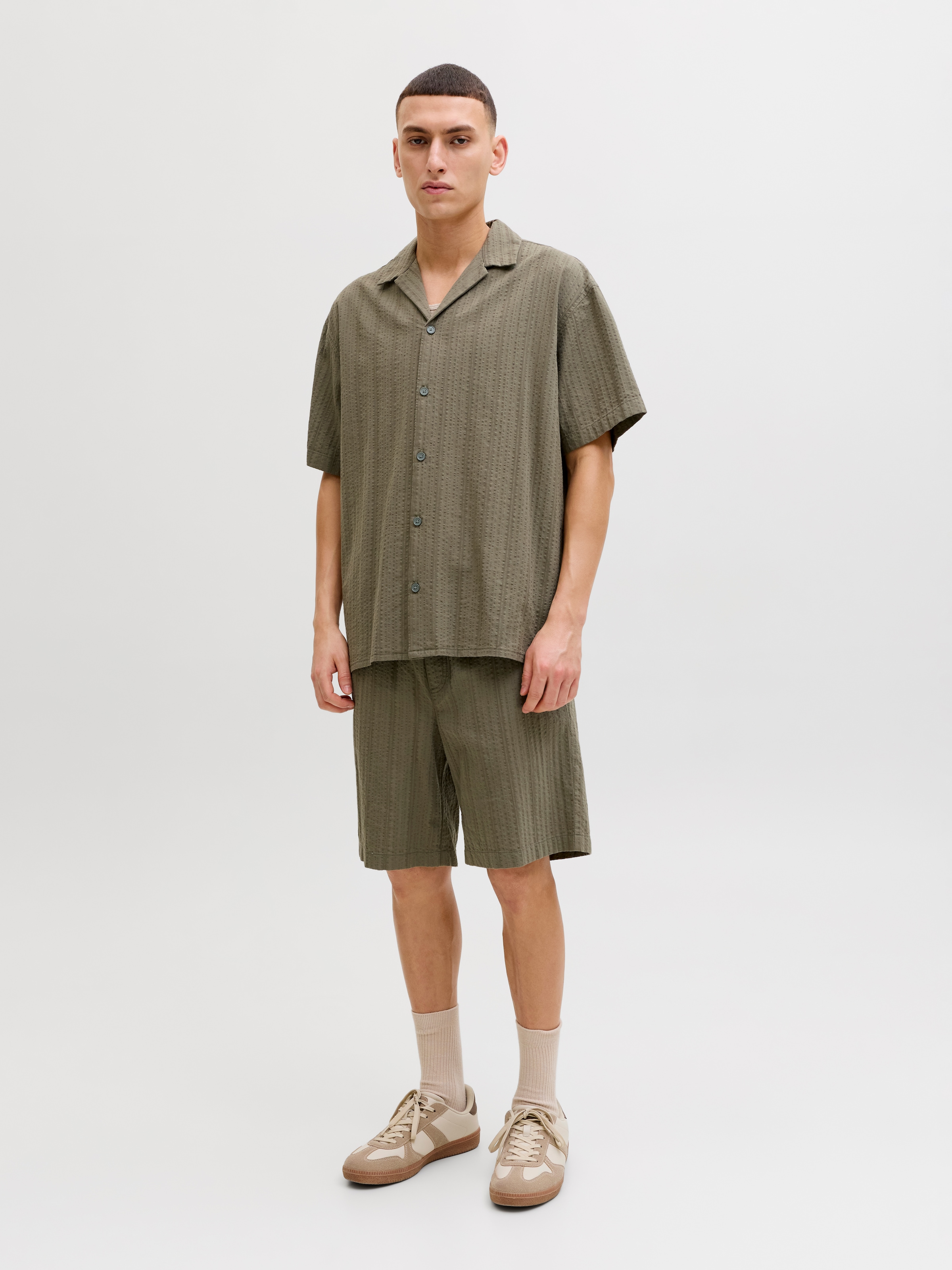 Jack & Jones Kurzarmhemd »JJETYSON RESORT SHIRT SS SN« mit Resort-Kragen