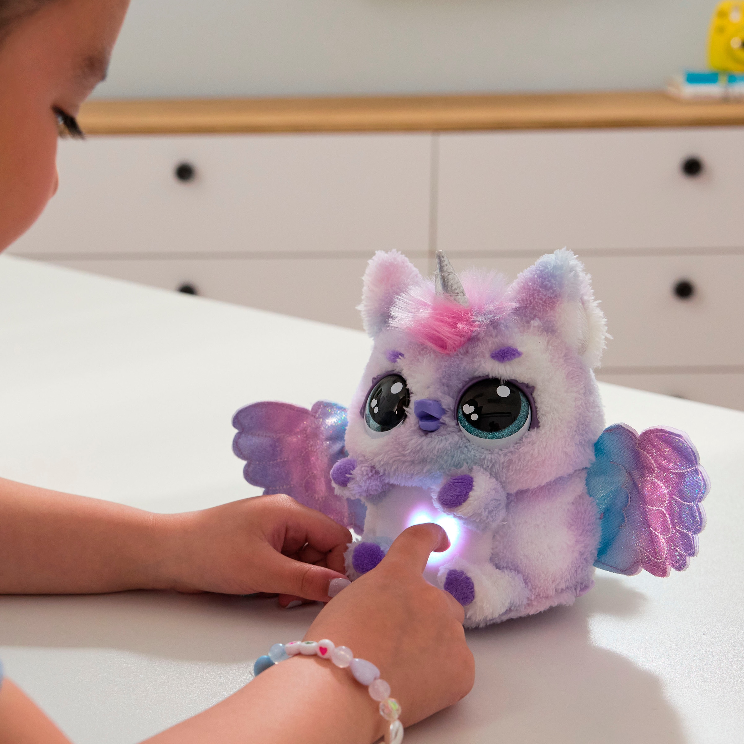 Spin Master Spielfigur »Hatchimals Alive Mystery Ei Pufficorn«, mit Licht und Sound