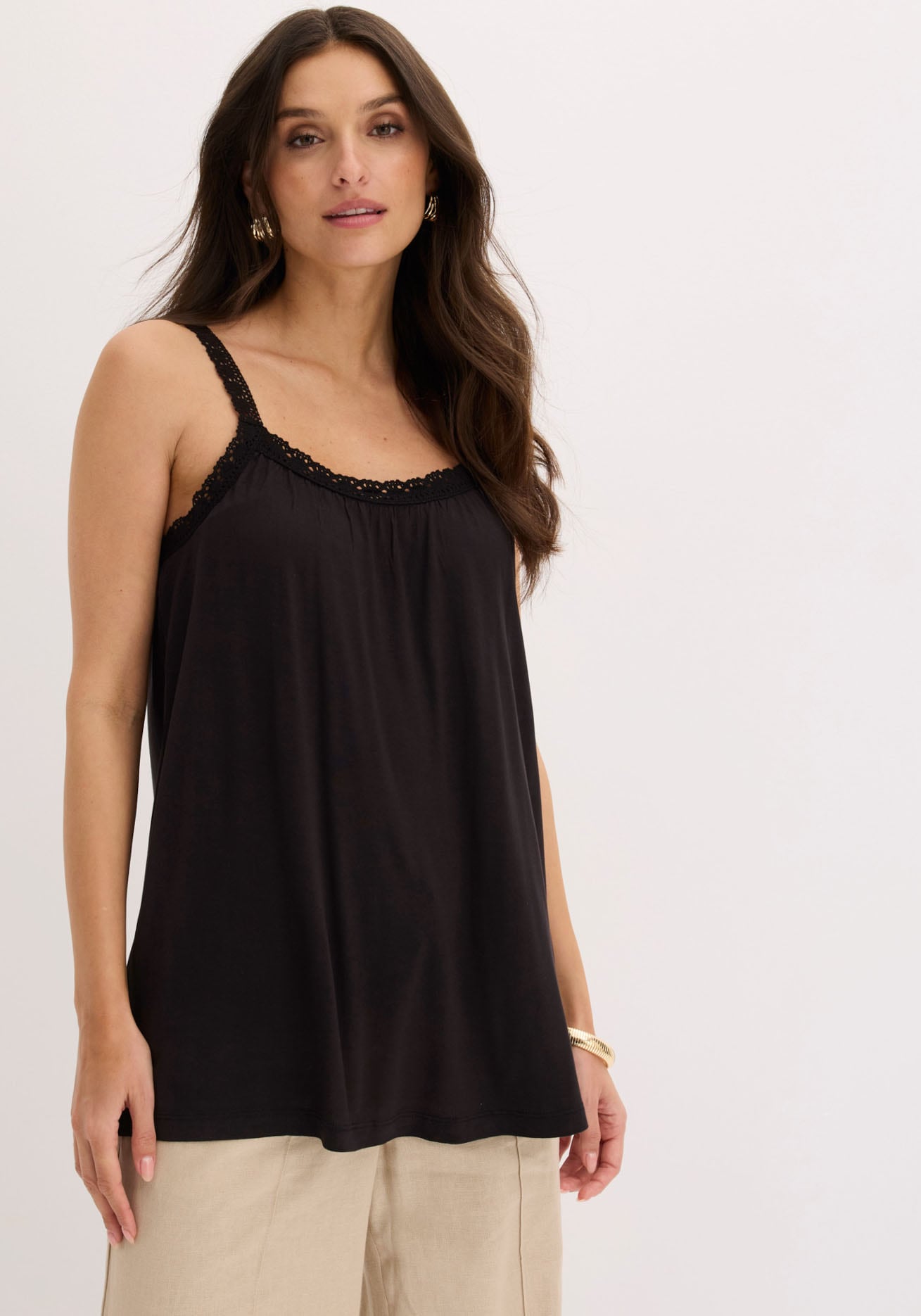 bonprix Shirttop bequeme Passform, ärmellos, aus Viskose, mit Baumwollspitze