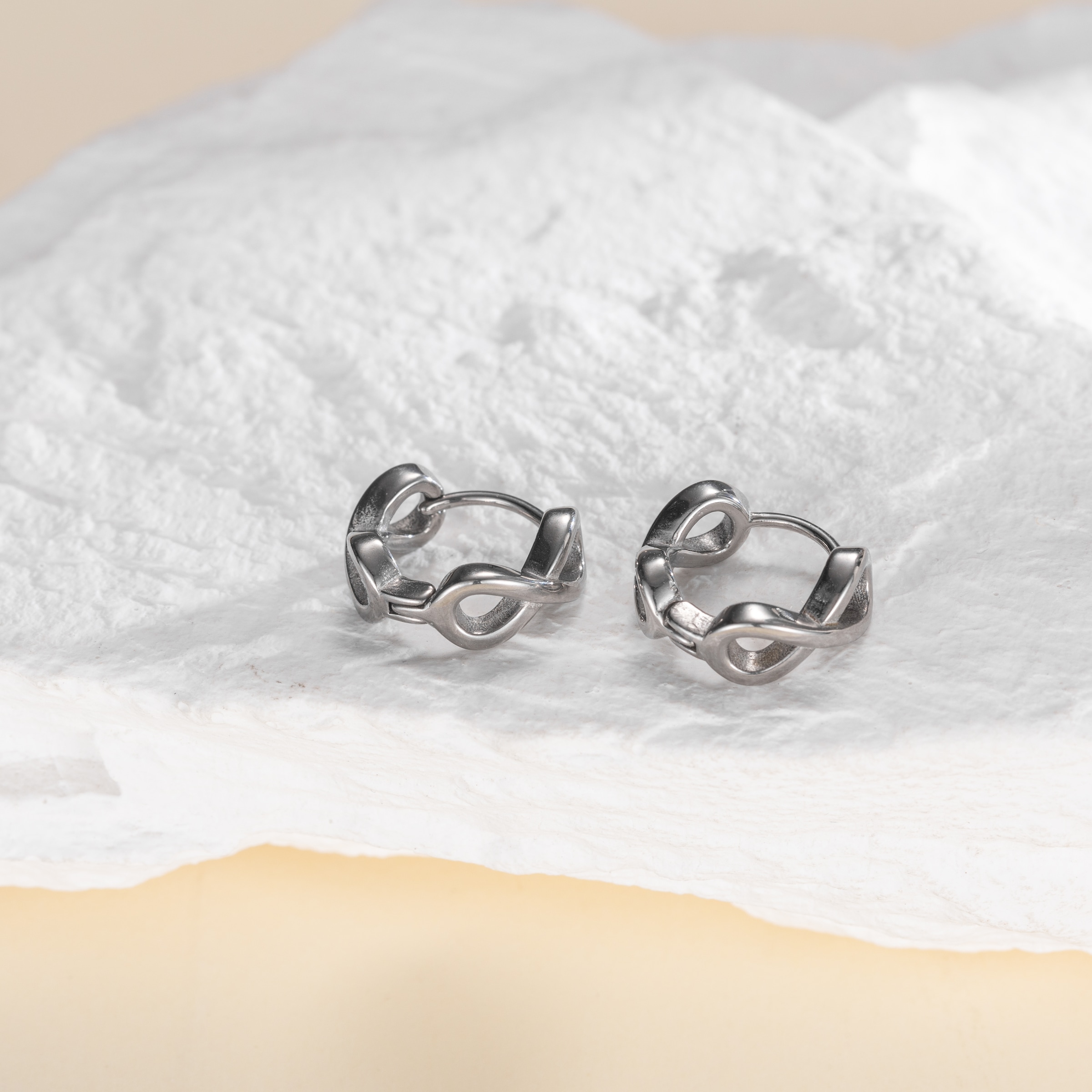 Firetti Paar Creolen »Schmuck Geschenk Edelstahl Ohrschmuck Infinity Unendlichkeitsschleife«