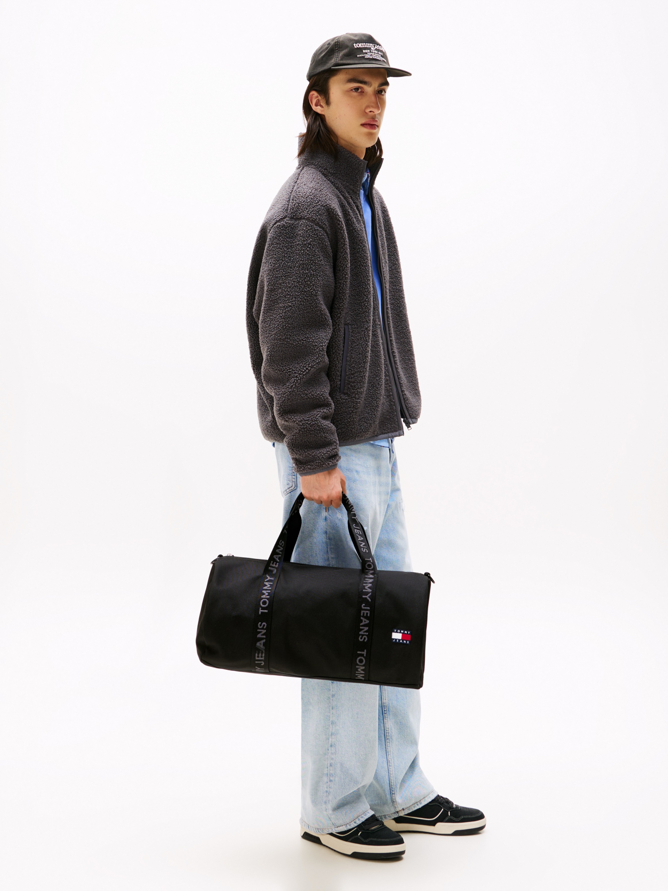 Tommy Jeans Weekender »TJM ESS DAILY DUFFLE«, Unisex Reisetasche, Freizeittasche mit logobedruckten Tragegriffen