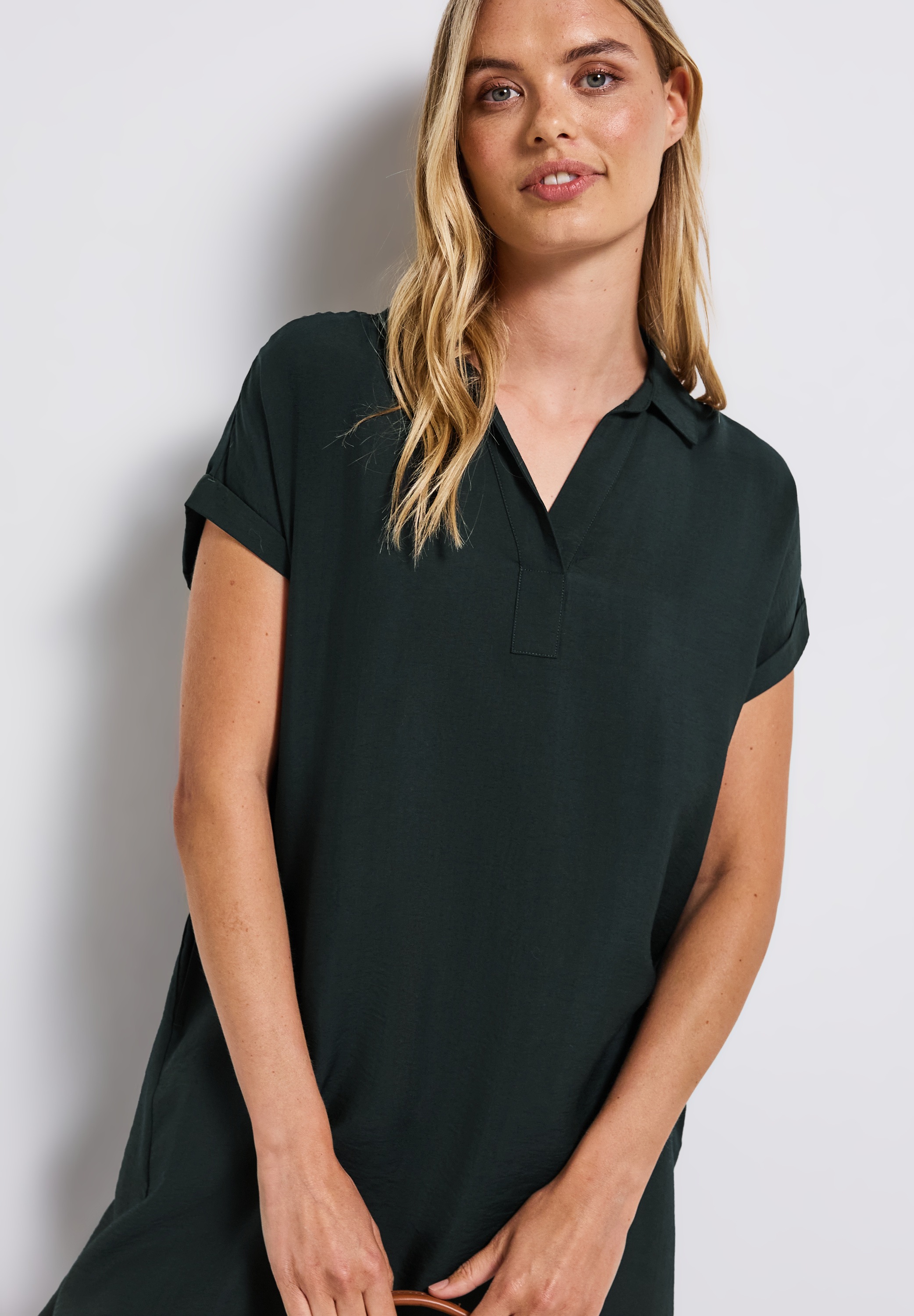 STREET ONE Shirtkleid, mit geschlitztem Ausschnitt günstig online kaufen