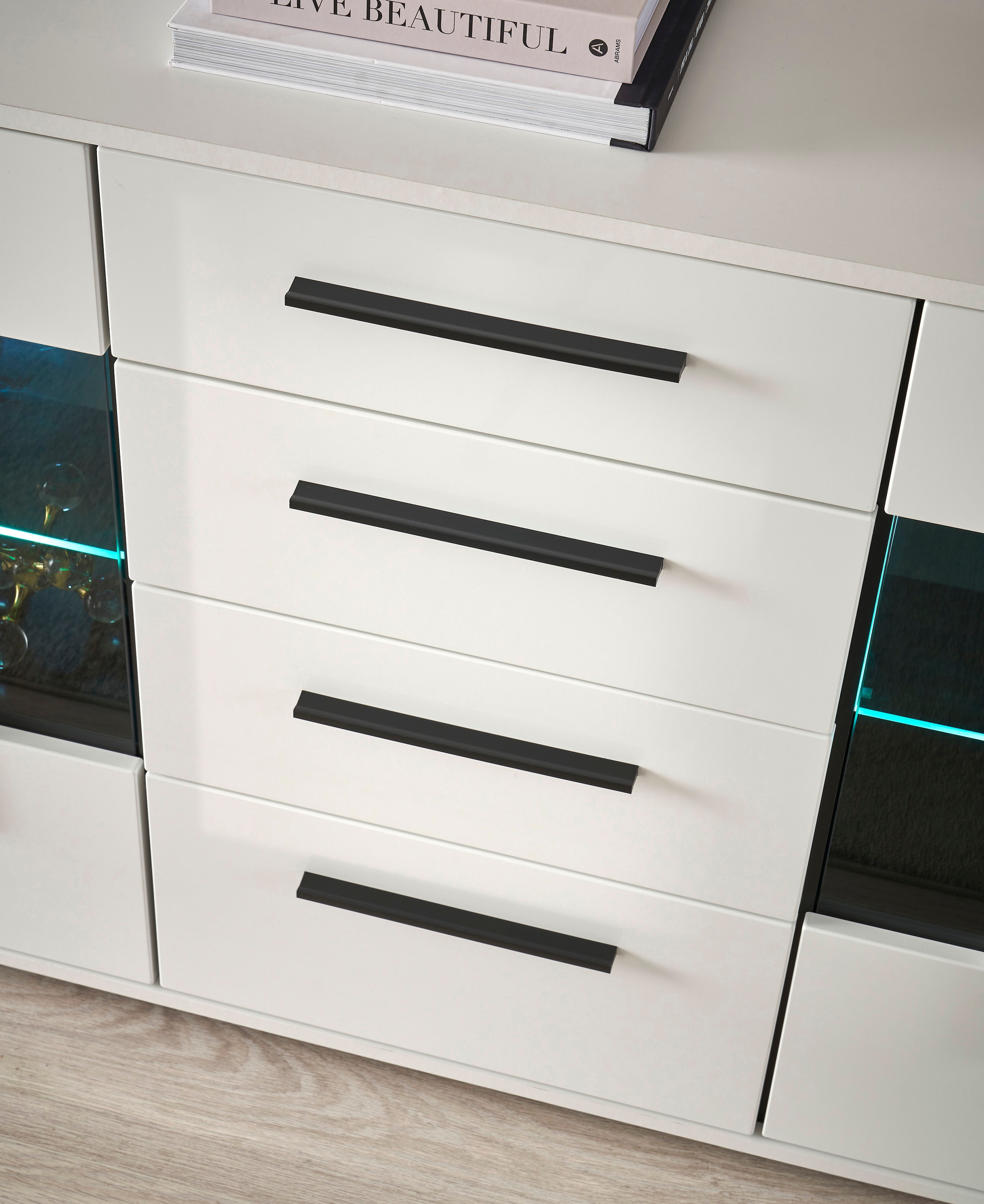 INOSIGN Sideboard »Cantara, moderner Schrank, Kommode in Eiche Evoke oder weiß«, schwarze Stangengriffe, ausreichend Stauraum, vielseitig einsetzbar