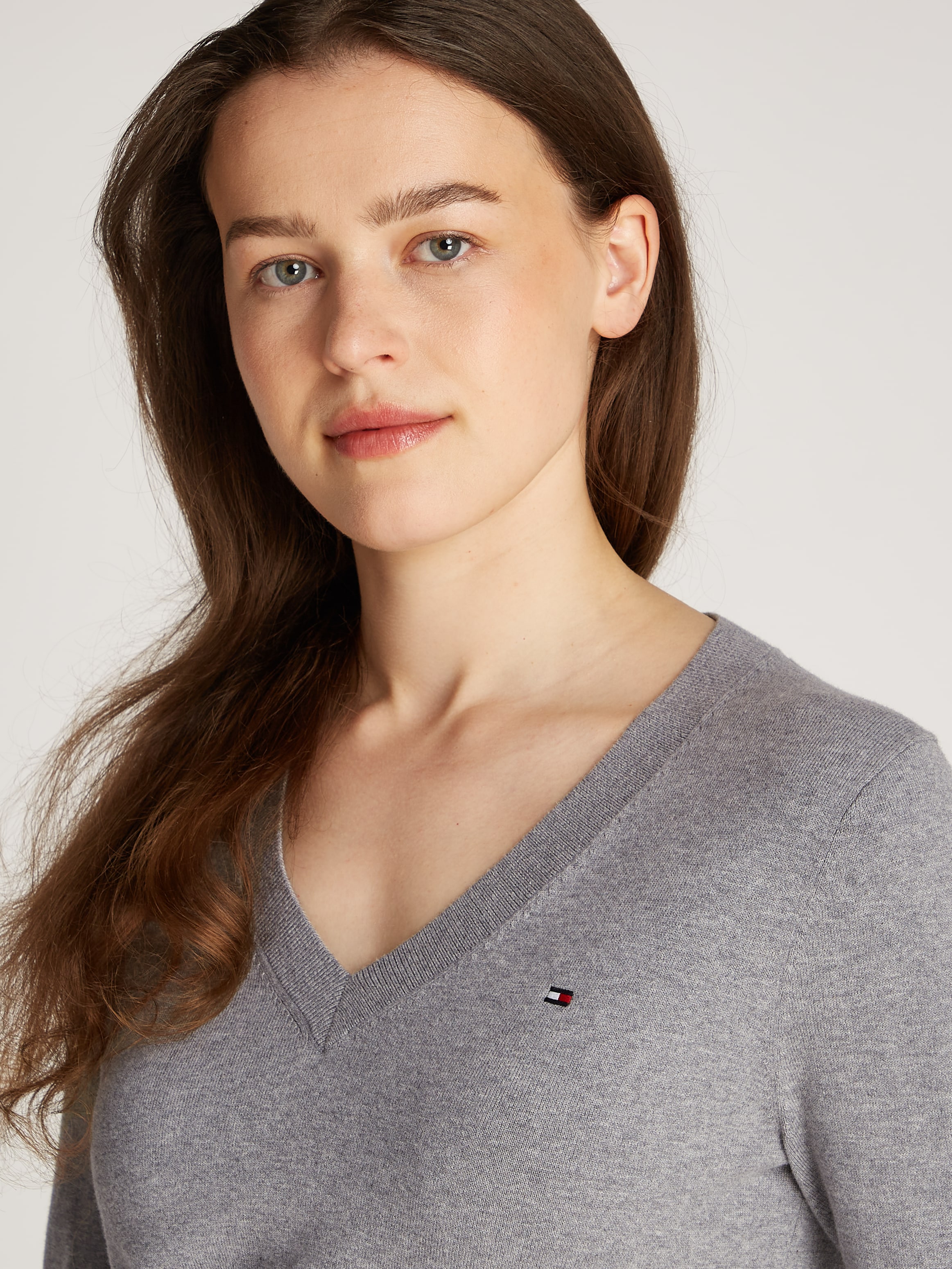 Tommy Hilfiger V-Ausschnitt-Pullover, mit Logo-Stickerei