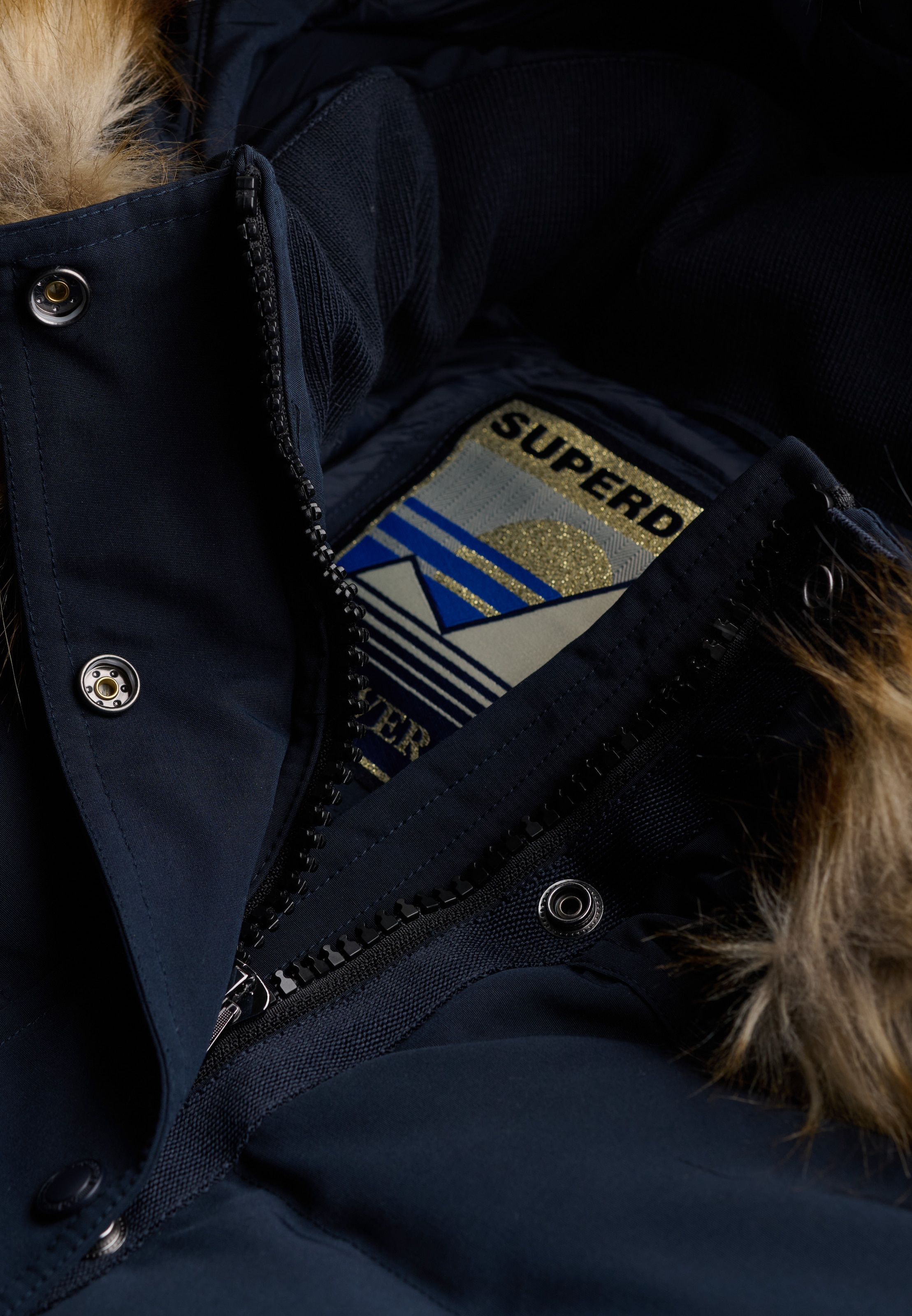 Superdry Steppjacke »EVEREST HOODED BOMBER JKT« mit Kapuze Kunstfaser, slim fit