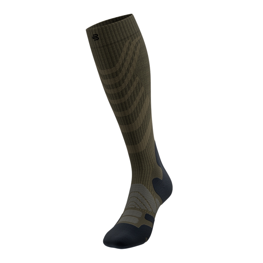 Bauerfeind Sportsocken "Outdoor Merino Compression Socks" mit hohem Anteil an Merinowolle