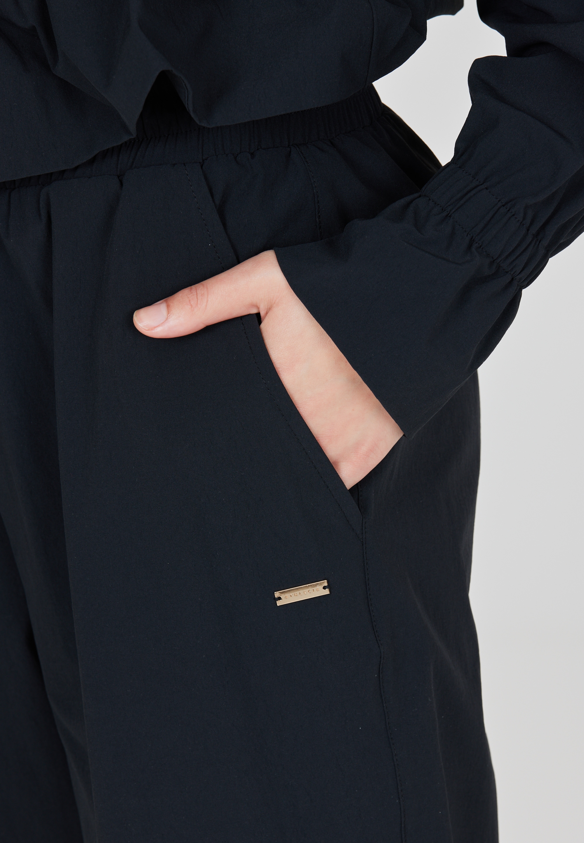 ATHLECIA Sweathose »Hero«, mit 4-Wege-Stretchfunktion