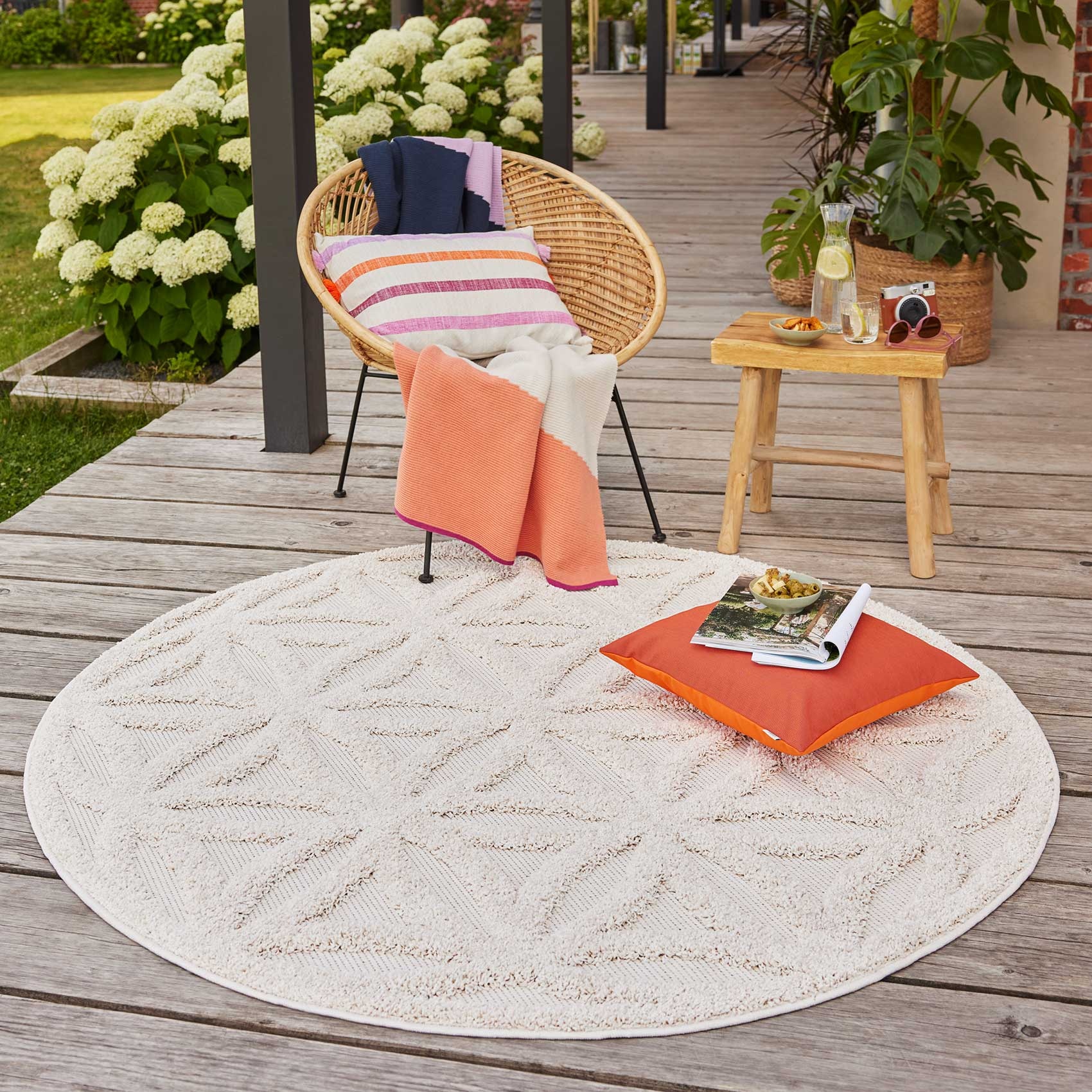 Esprit Outdoorteppich »Shake,  ESP54232«, rund, 2 mm Höhe, Hoch-Tief-Effekt, Blume des Lebens - Motiv, uni, robust, Terrasse