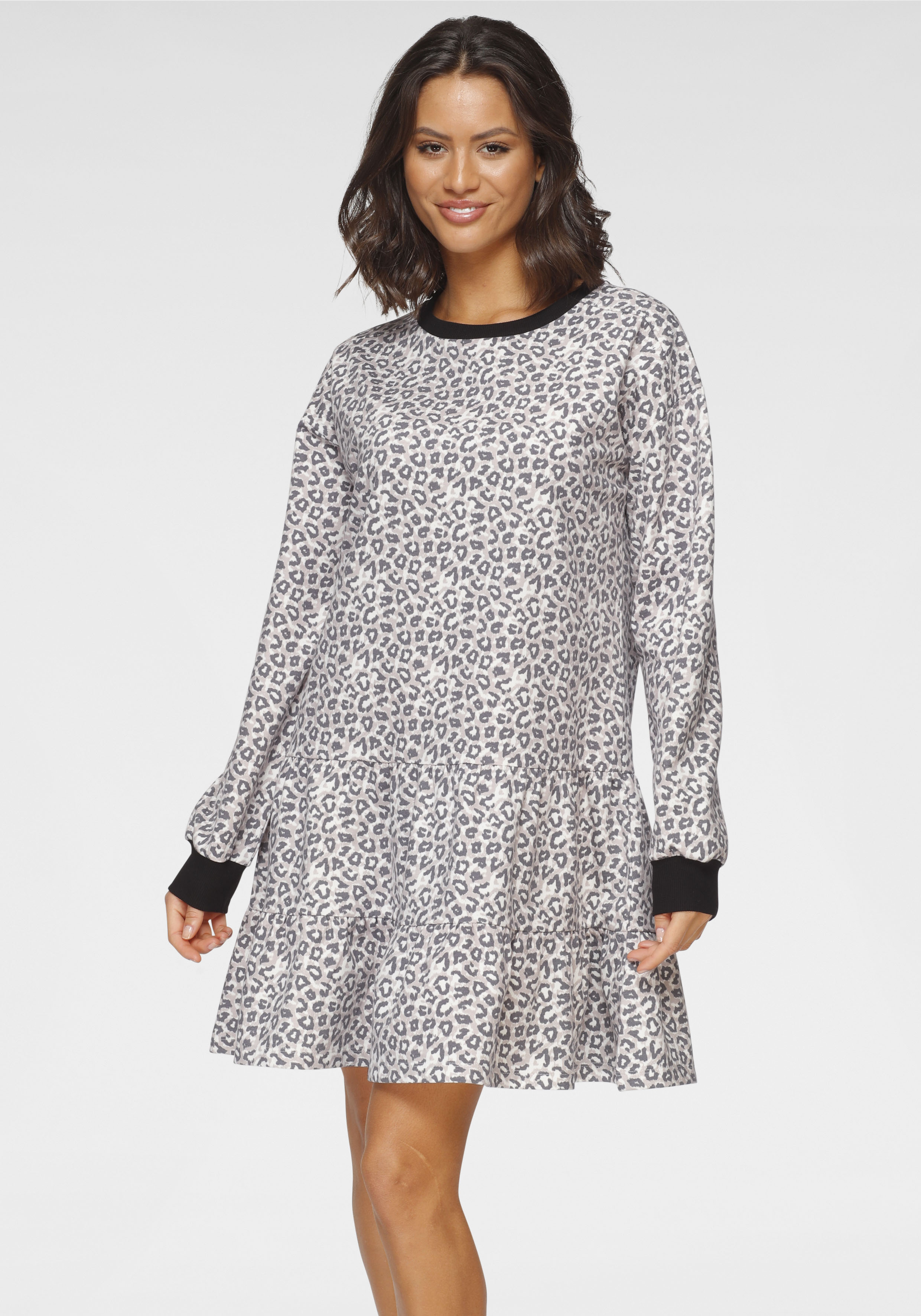 LASCANA Sweatkleid Ohne Taschen mit schönem Animal-Print
