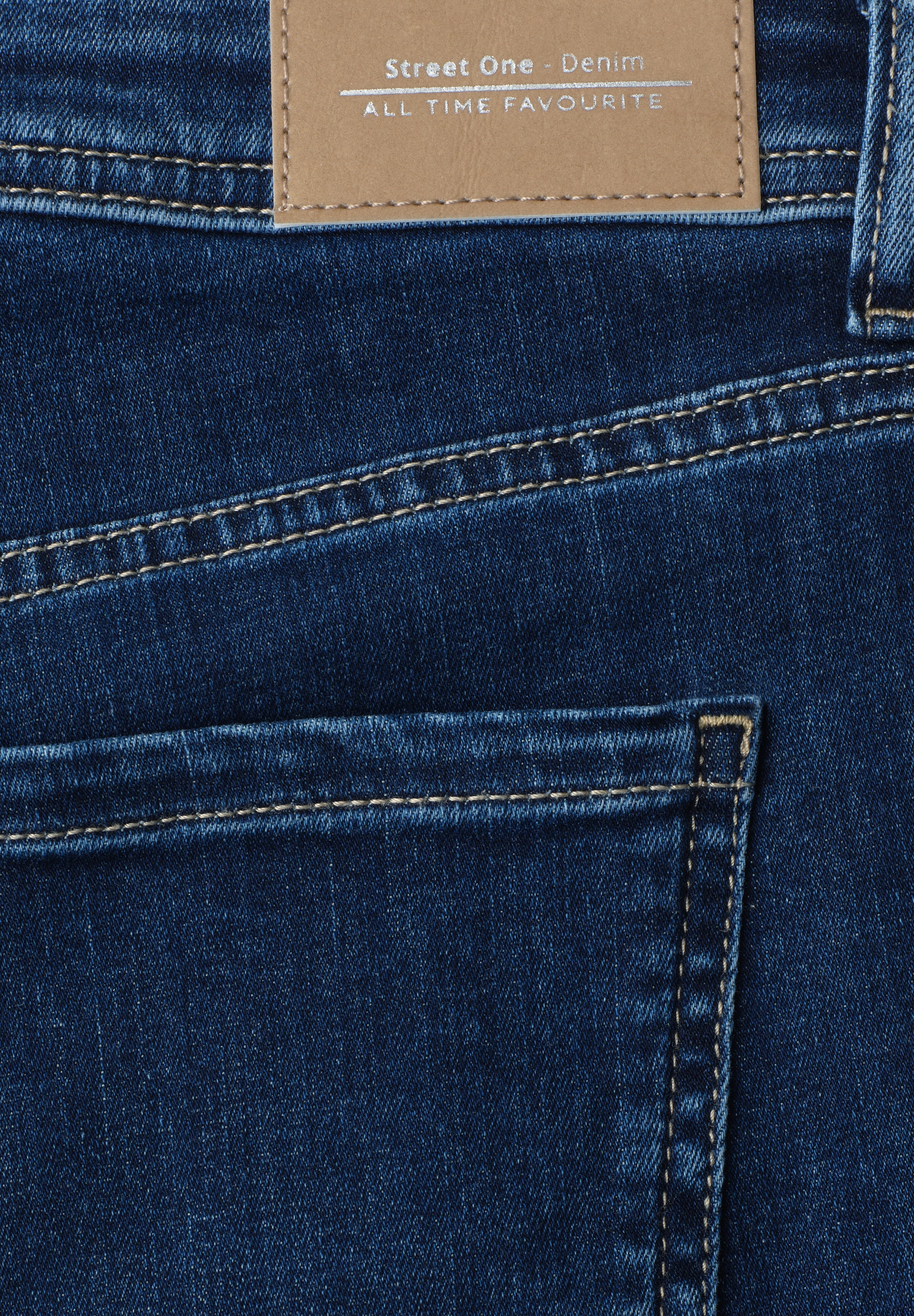 STREET ONE Comfort-fit-Jeans in Bermuda-Länge