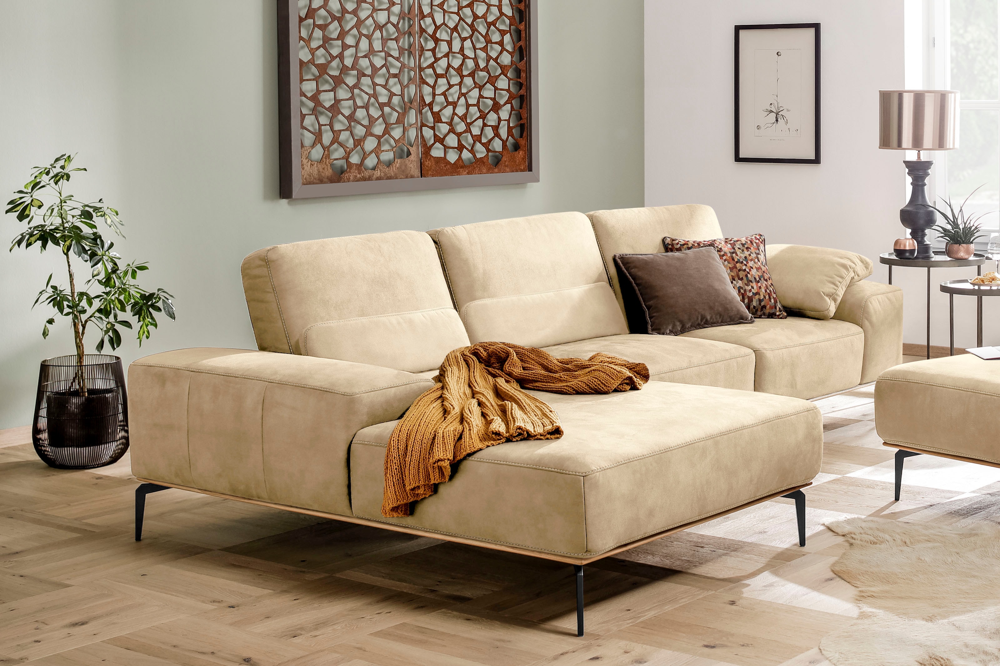 W.SCHILLIG Ecksofa "run, Designsofa mit tollem Sitzkomfort, bequem, L-Form" mit Holzsockel, Füße in Schwarz pulverbeschichtet, Breite 319 cm