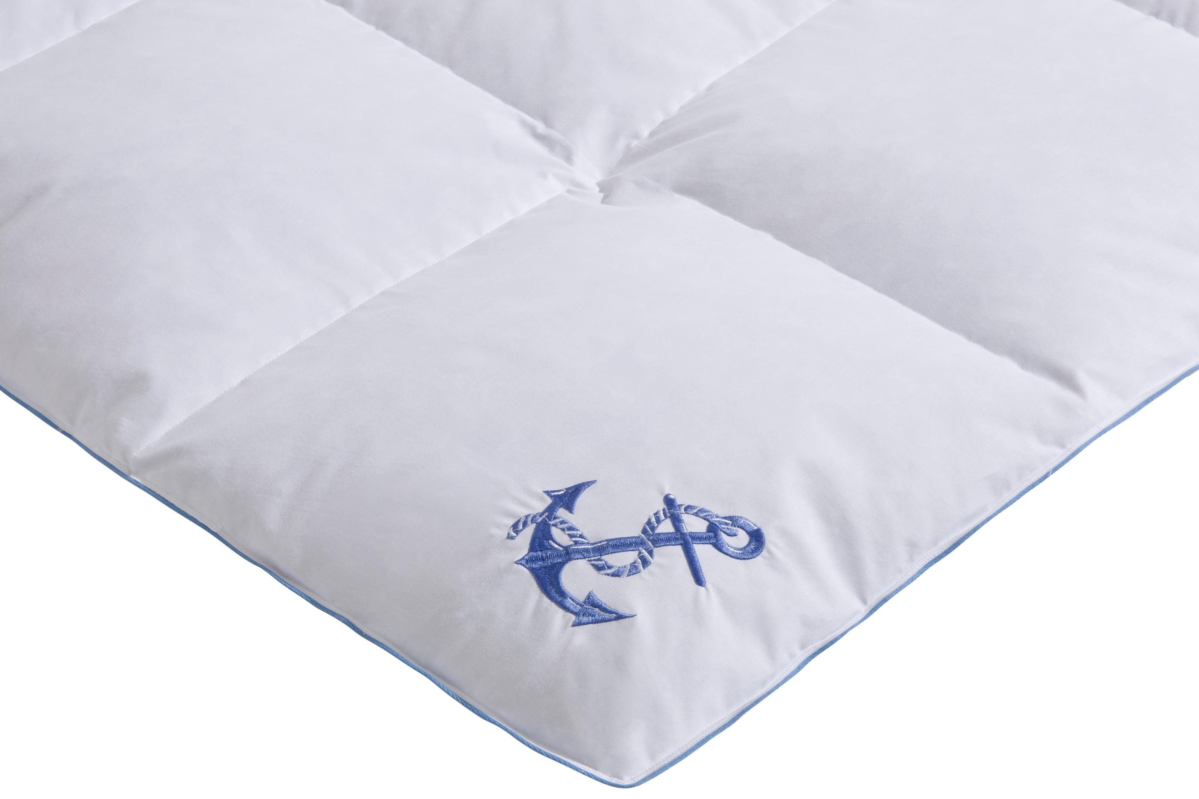 Thumbnail - RIBECO Bettdecke + Kopfkissen "Anker" mit aufwendiger Anker-Stickerei