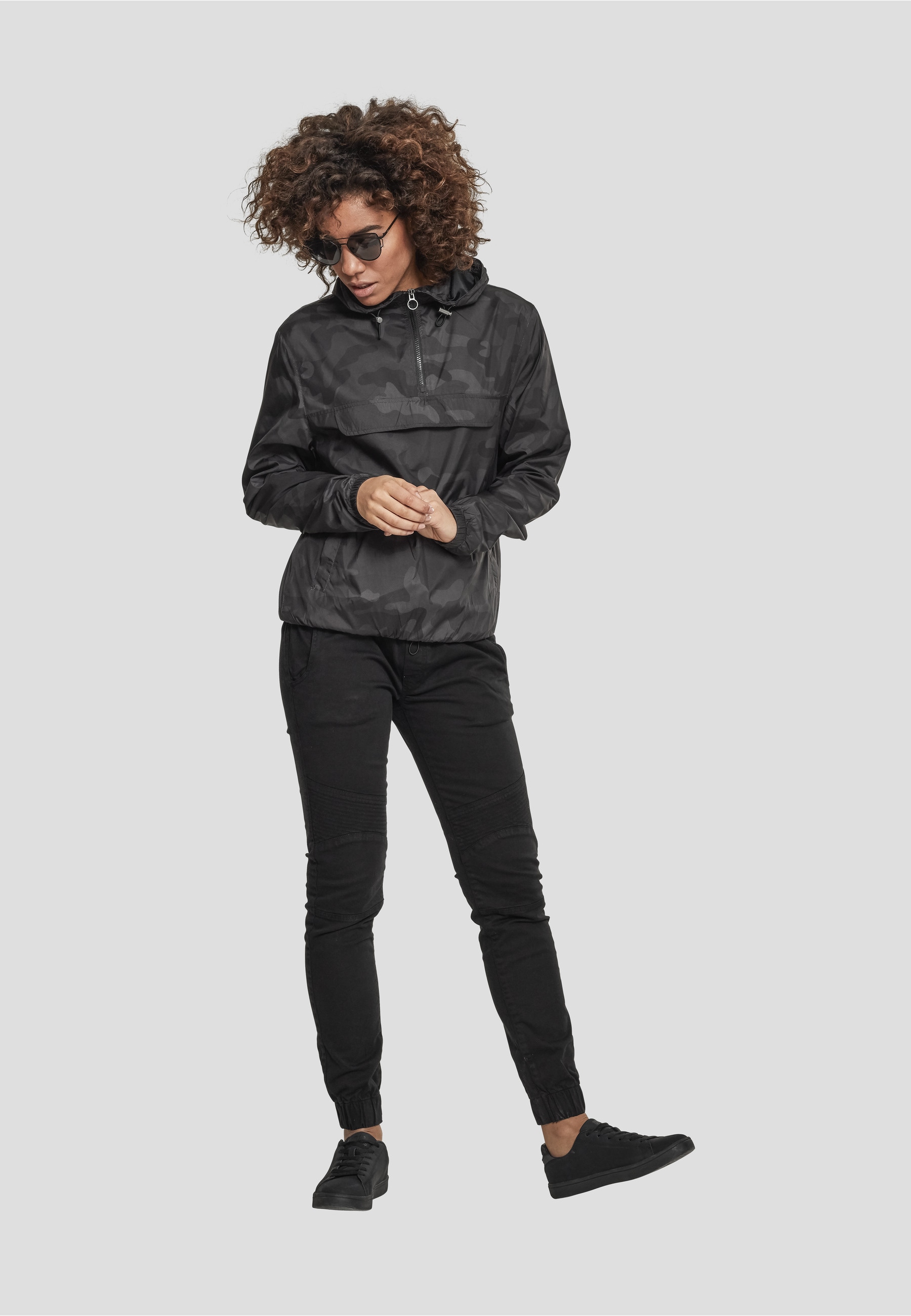 URBAN CLASSICS Outdoorjacke »Urban Classics Damen Ladies Camo Pull Over Jacket« 1 Stk. tlg. mit Kapuze